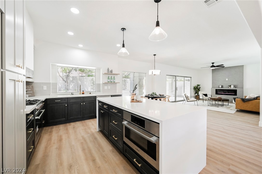 Gorgeous Foreclosed Las Vegas Pool House -- Completely Renovated   Government Surplus Auction - Photo #2