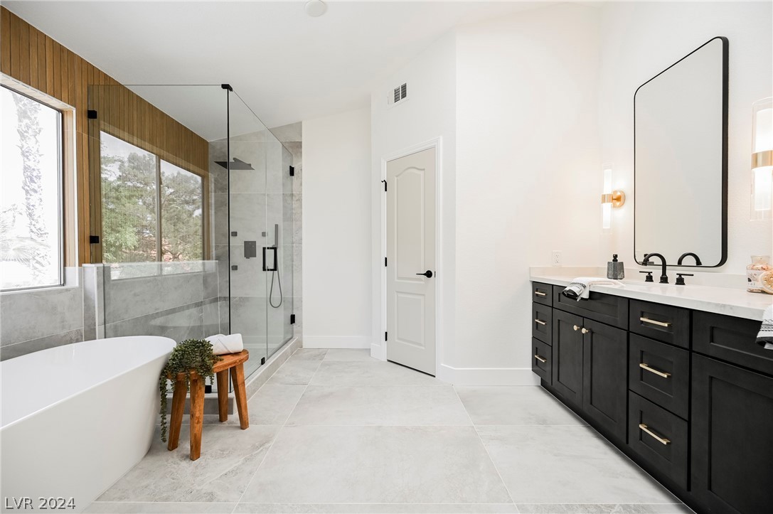 Gorgeous Foreclosed Las Vegas Pool House -- Completely Renovated   Government Surplus Auction - Photo #3