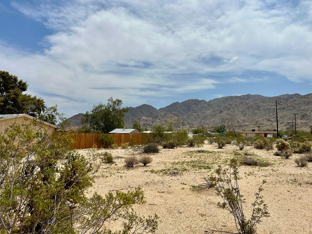 RESIDENTIAL LOT - Owner Financing - Water and Power on the Street  - Twentynine Palms/Joshua Tree