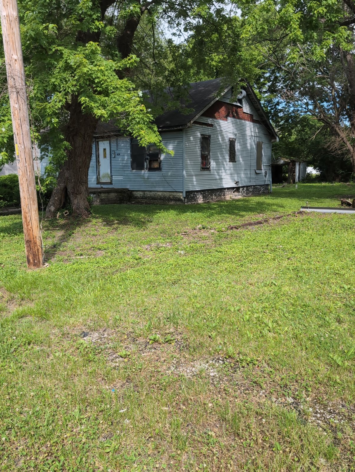 3BD, 1 BA Home, East St Louis, Illinois   Government Surplus Auction - Photo #4