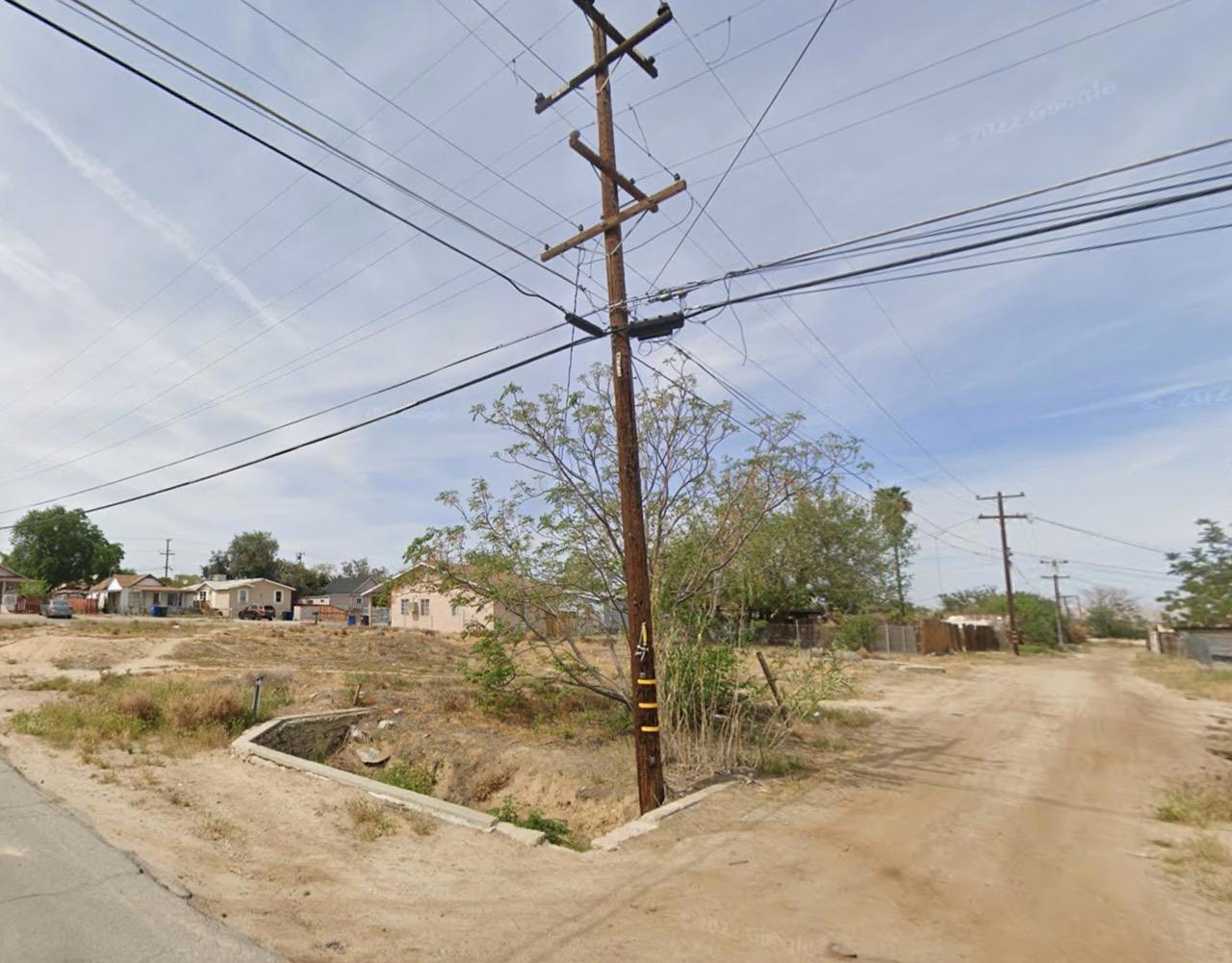 Corner, Undeveloped Lot in Residential Taft   Government Surplus Auction - Photo #3