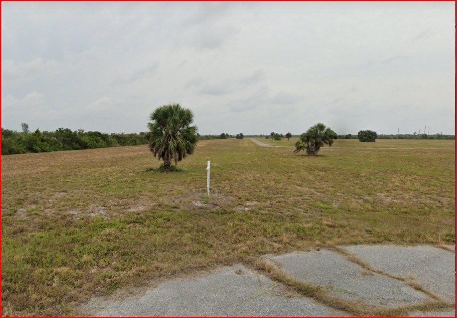 Undeveloped Lot in Port Charlotte at the end of the Cul De Sac