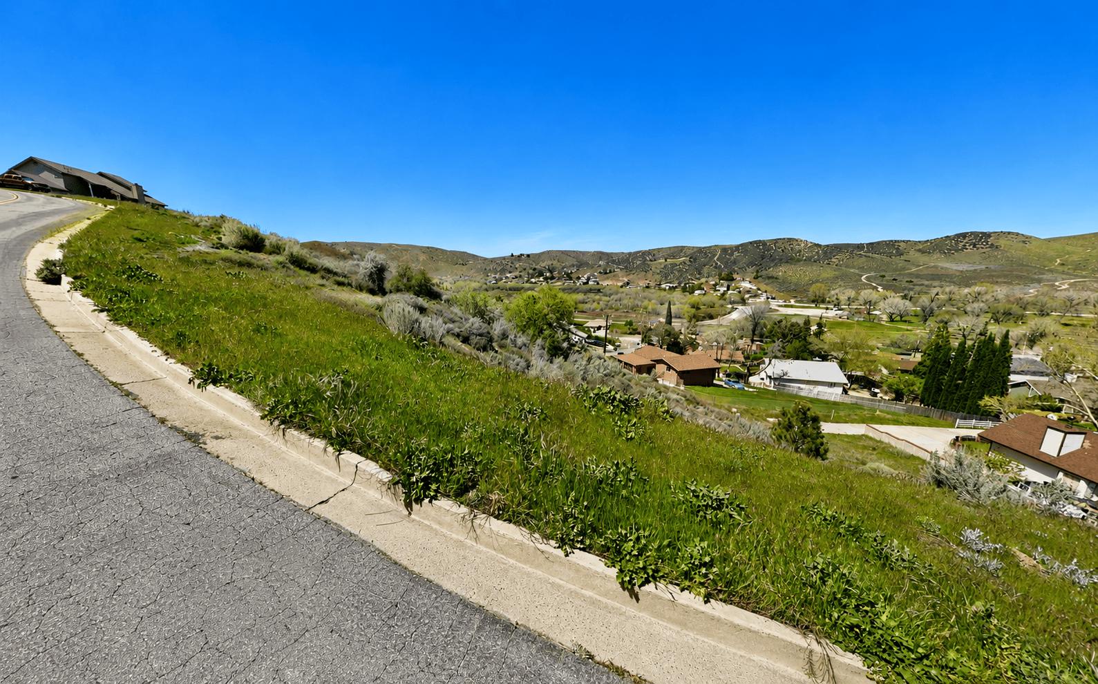 owner financed 0.18 Acres Near Lake Elizabeth – Build Your Mountain  Retreat in Lake Hughes, CA   Government Surplus Auction - Photo #3