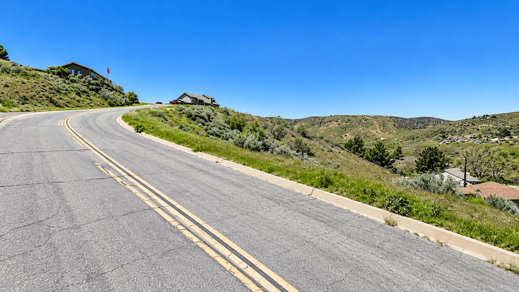 owner financed 0.18 Acres Near Lake Elizabeth – Build Your Mountain  Retreat in Lake Hughes, CA   Government Surplus Auction - Photo #4