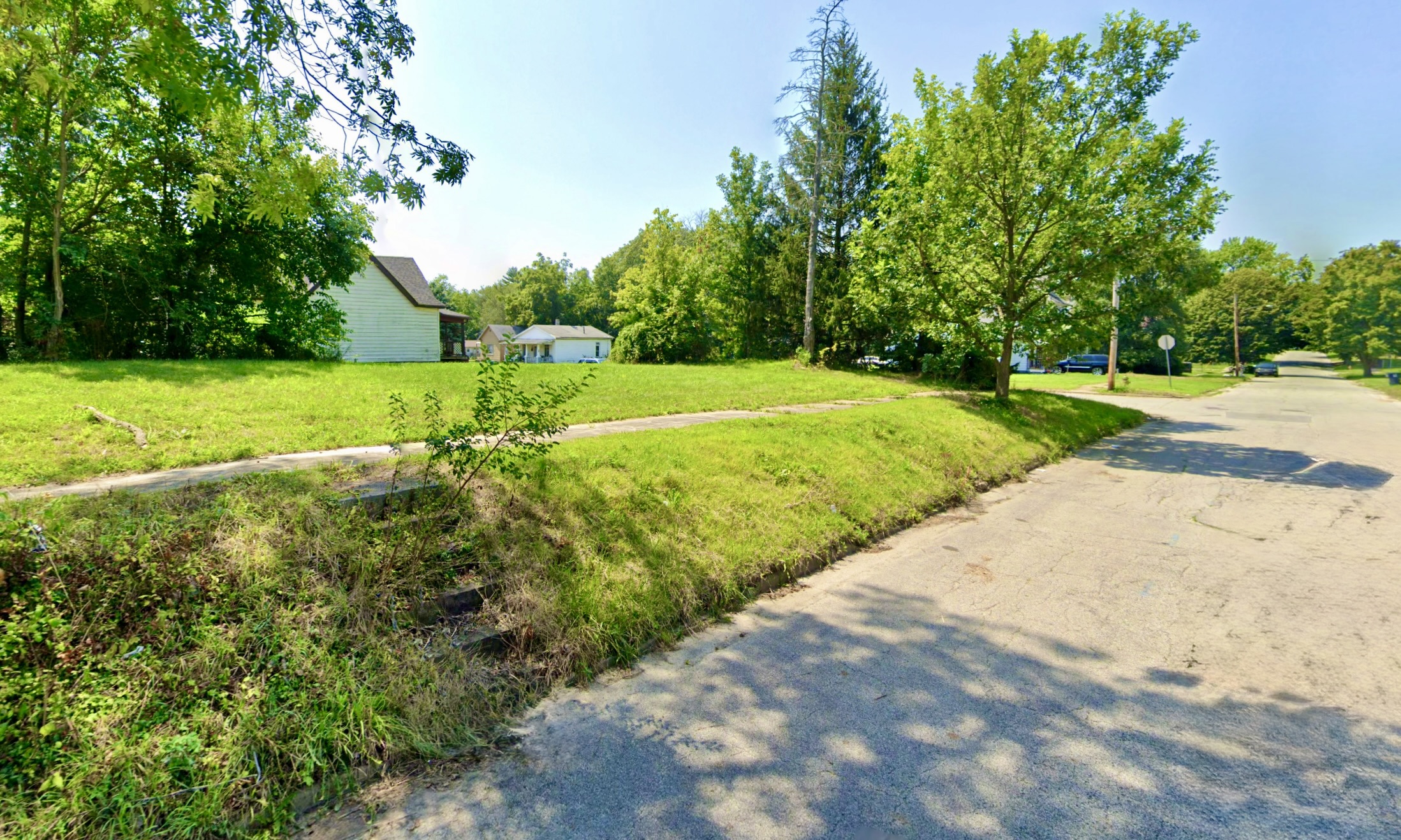 City Lot Near Millikin University in Decatur, IL   Government Surplus Auction - Photo #2