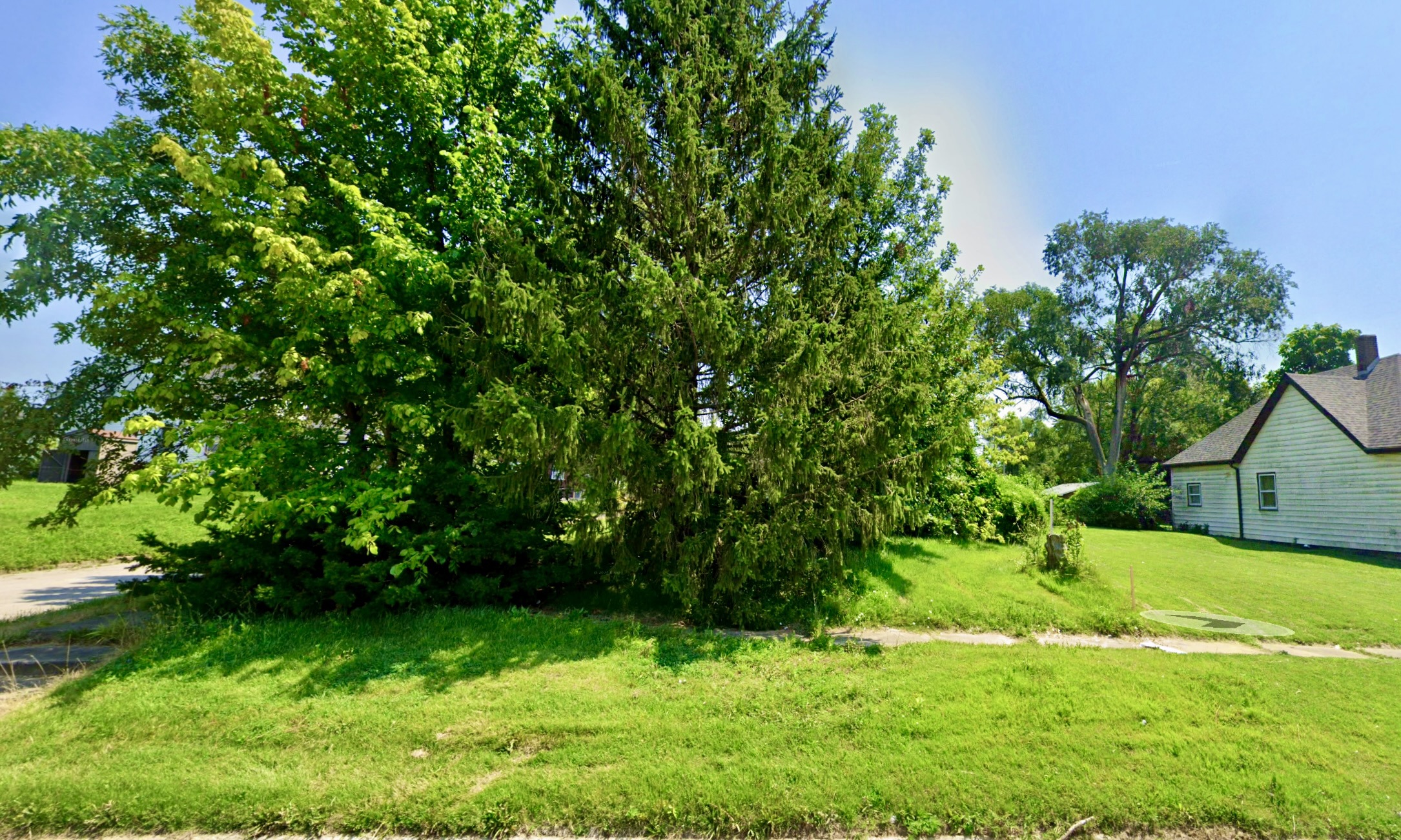 City Lot Near Millikin University in Decatur, IL   Government Surplus Auction - Photo #4