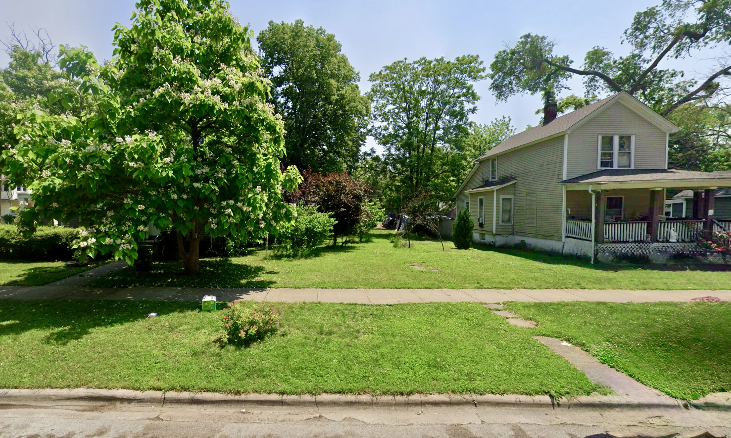 Large Residential Lot South-West of Chicago (Kankakee, IL)