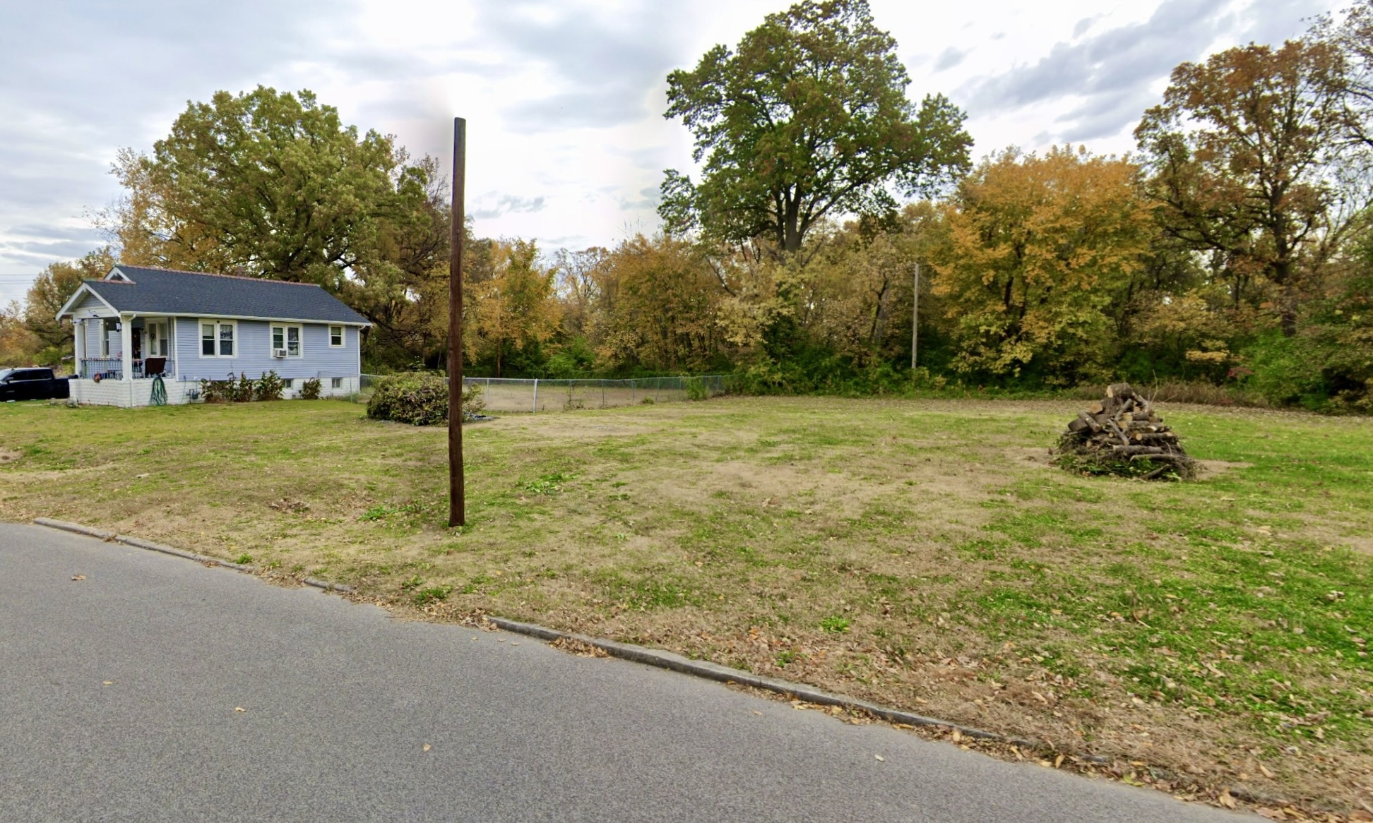 ($1-Bid) (No Reserve) Residential City Lot about 7 Miles from Downtown St. Louis   Government Surplus Auction - Photo #4