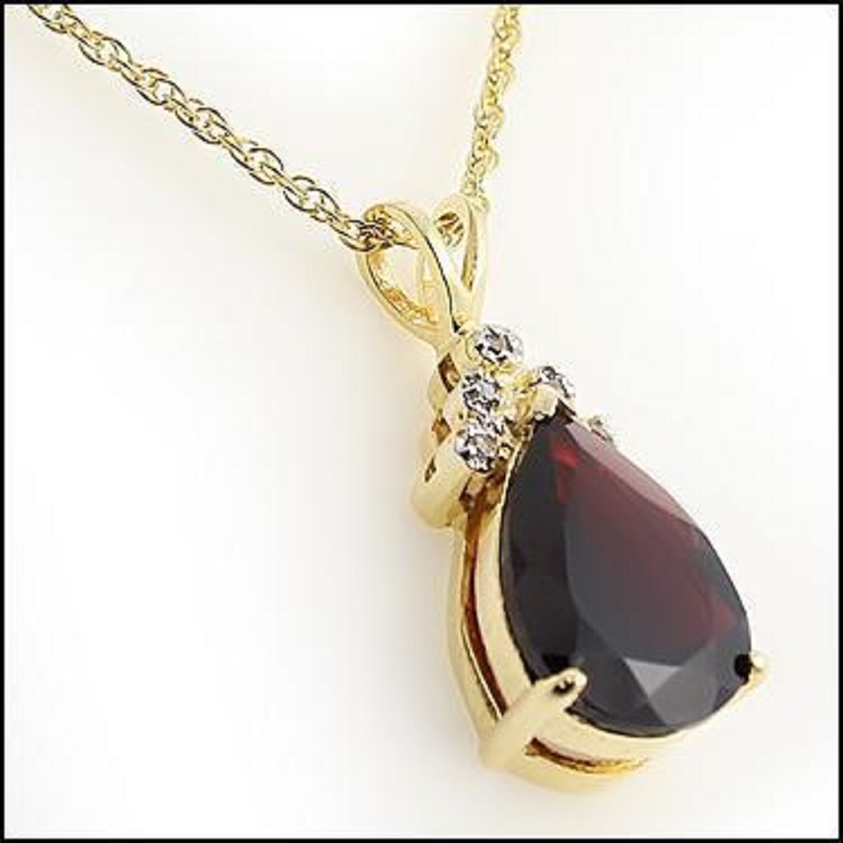$1,975 Value! 3.79 Ctw Natural Garnet & Diamond Designer Necklace NEW