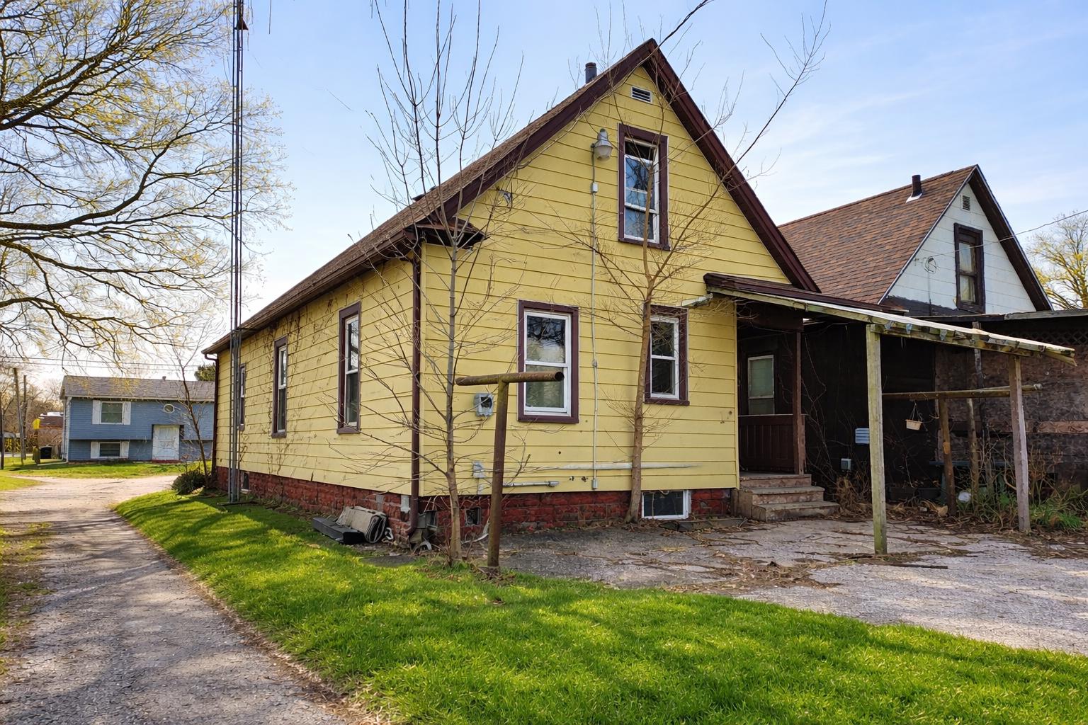 ($19,900-Bid) Single Family in Quad Cities near Augustana College  900 Government Surplus Auction - Photo #4