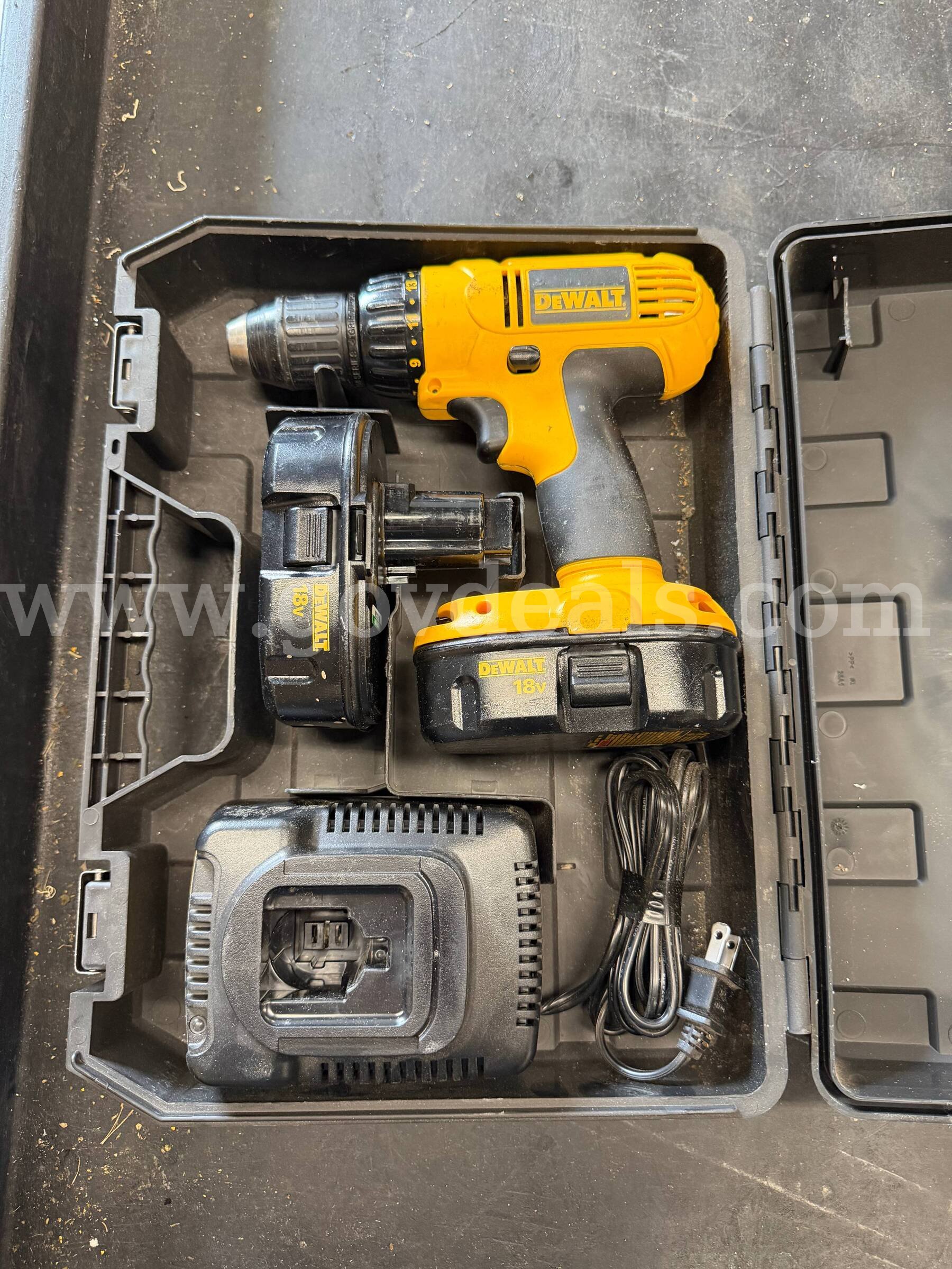 DeWALT cordless drill DeWALT DC970 Government Surplus Auction - Primary Photo