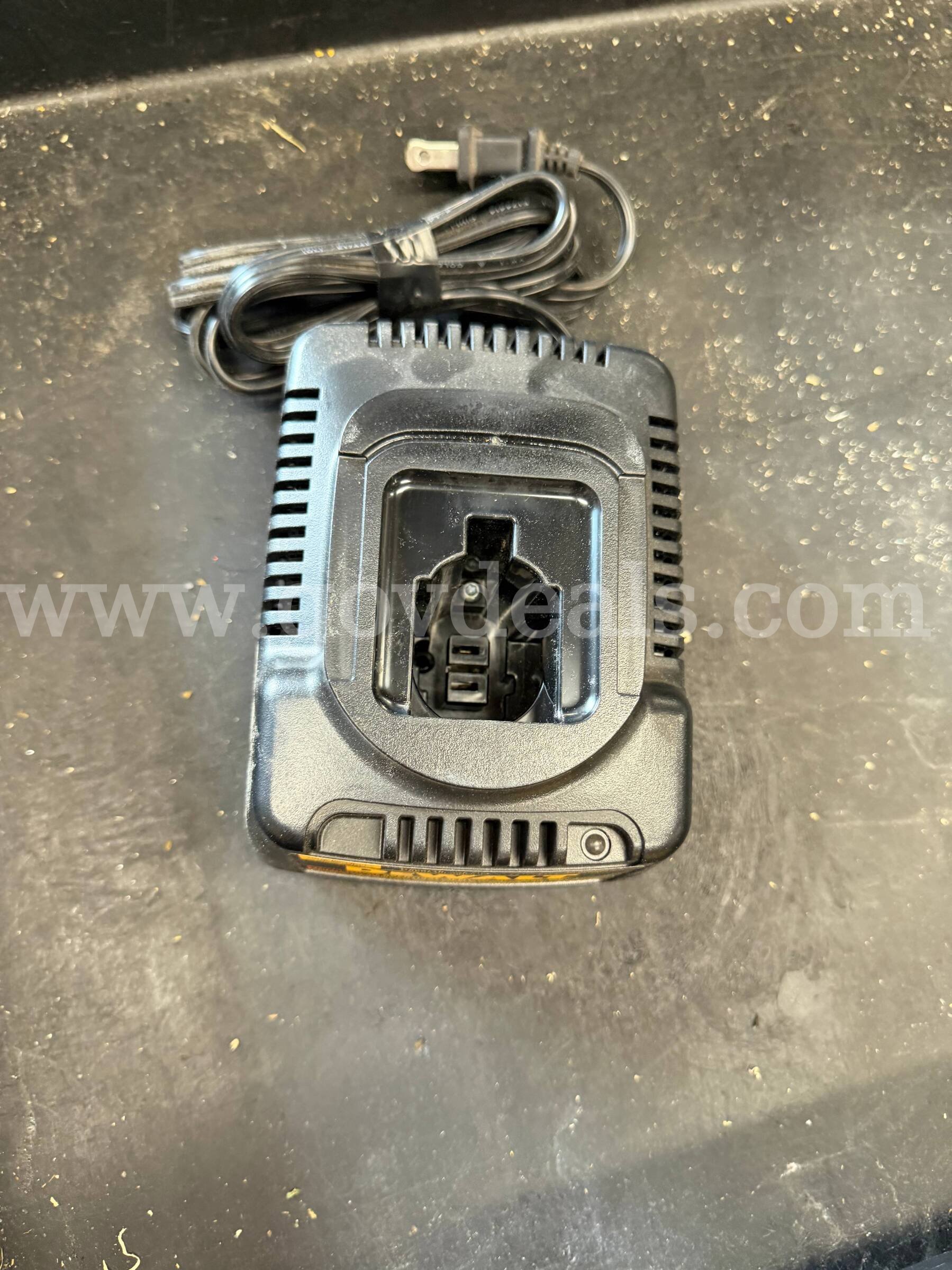 DeWALT cordless drill DeWALT DC970 Government Surplus Auction - Photo #4