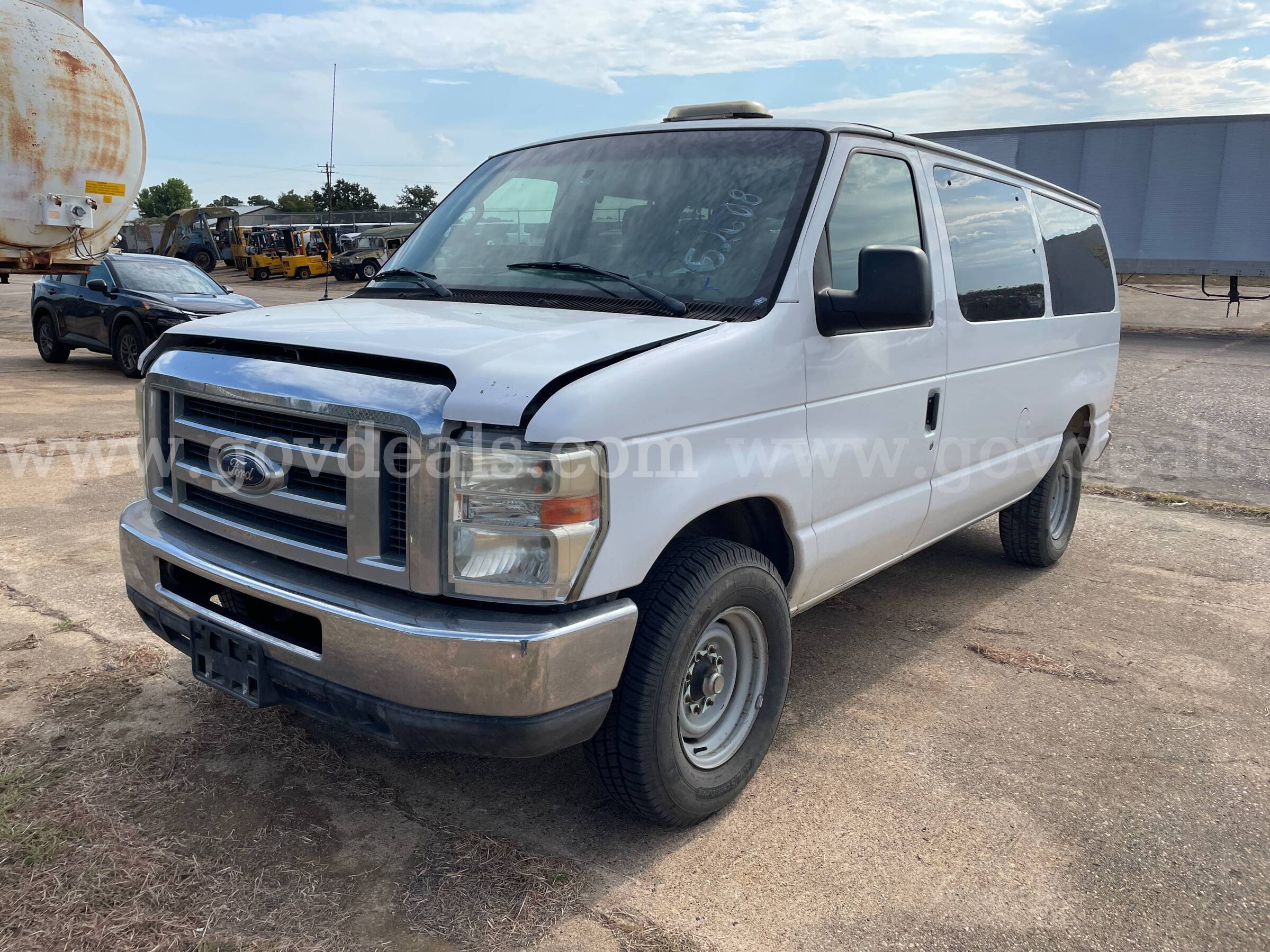 2013 Ford Econoline Ford Econoline Government Surplus Auction - Photo #2