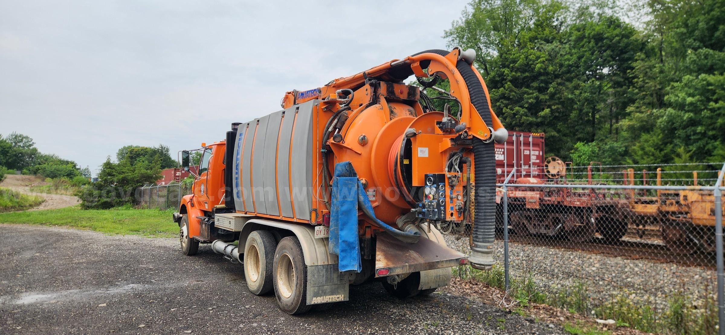 2003 Sterling LT7500 Sewer Jet Vac Sterling LT7500 Government Surplus Auction - Photo #4
