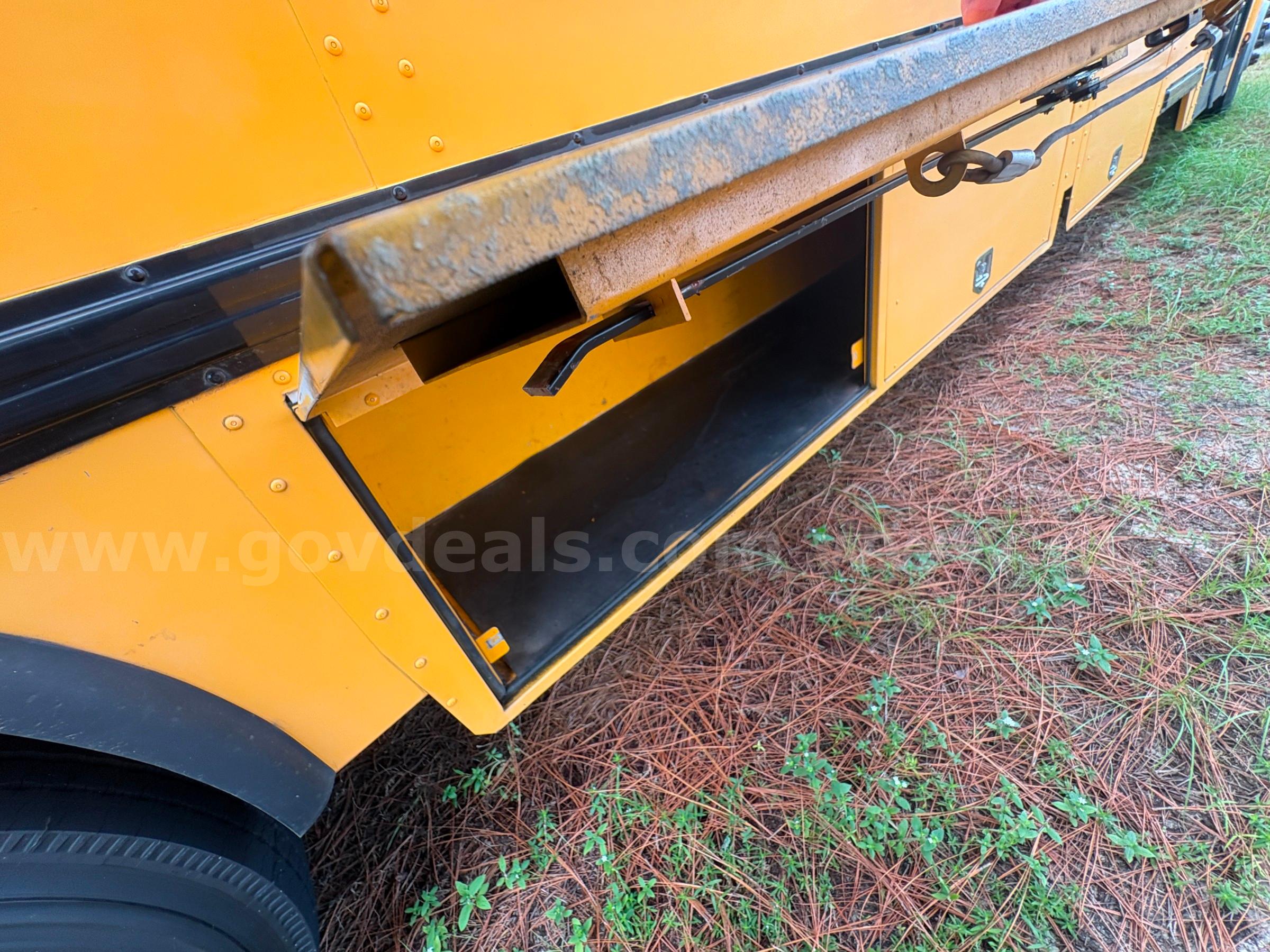2012 International CE School Bus International CE Government Surplus Auction - Photo #6