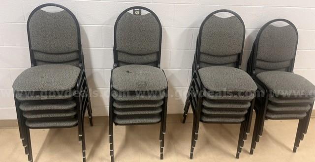 19 Chairs 5Tables   Government Surplus Auction - Photo #4
