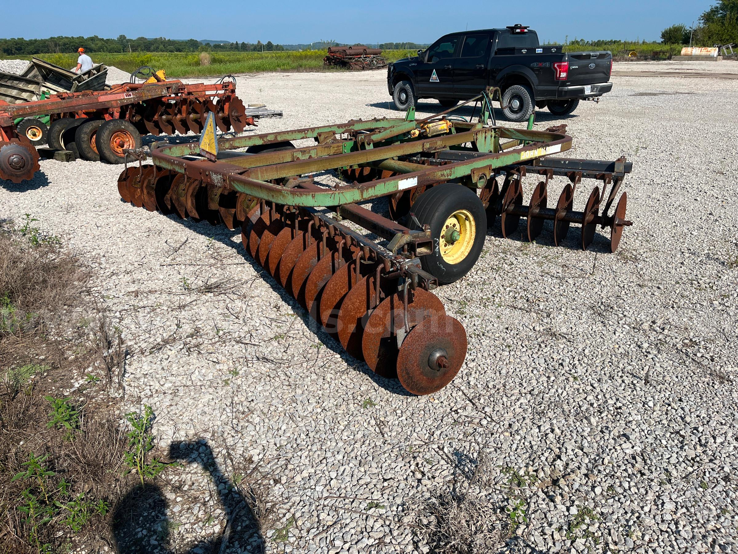 John Deere 215 Tandem Disc Harrow John Deere 215 Government Surplus Auction - Photo #4