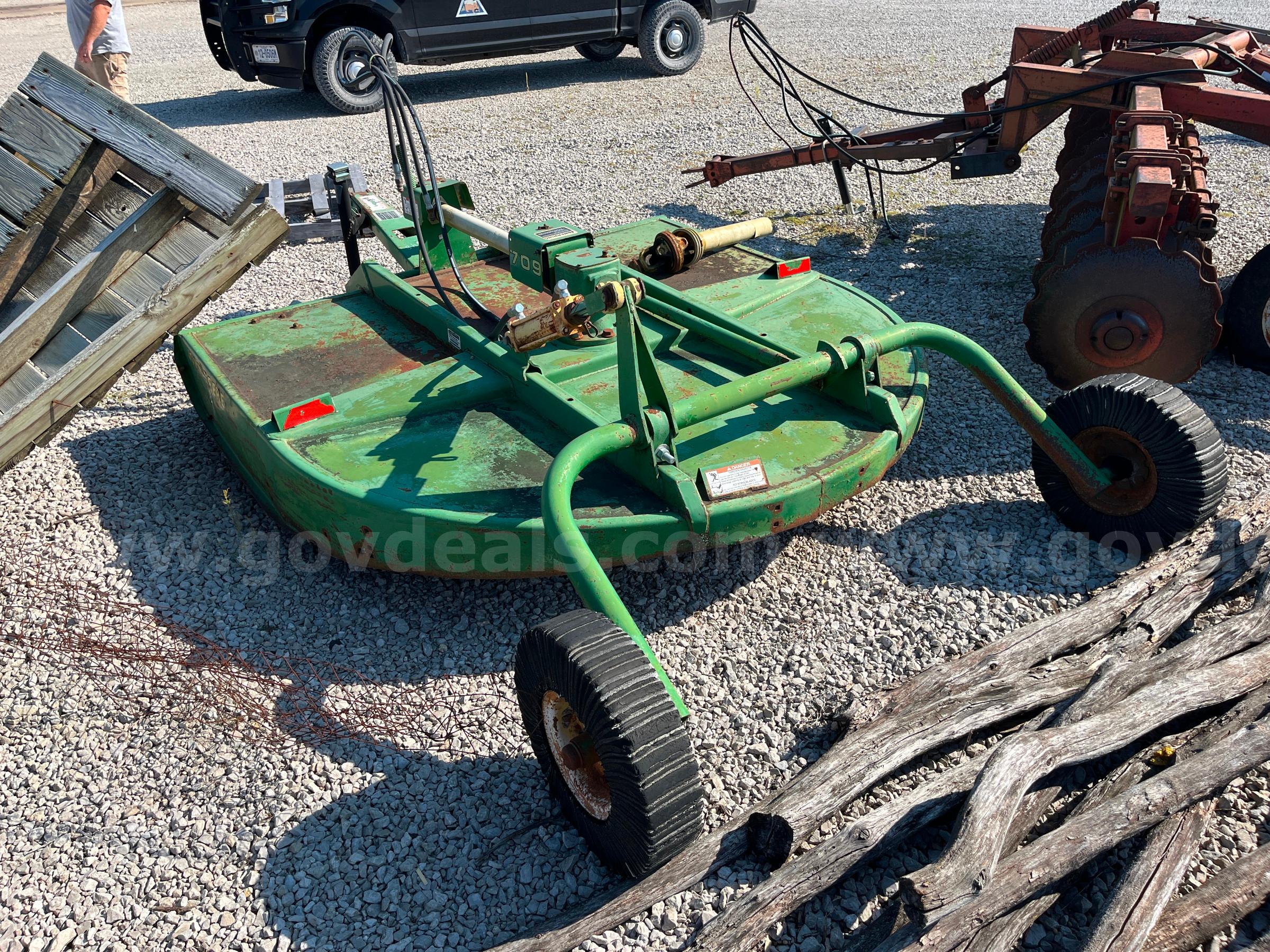 1994 John Deere 709 (7-foot) PTO Mower Attachment John Deere 709 Government Surplus Auction - Photo #6