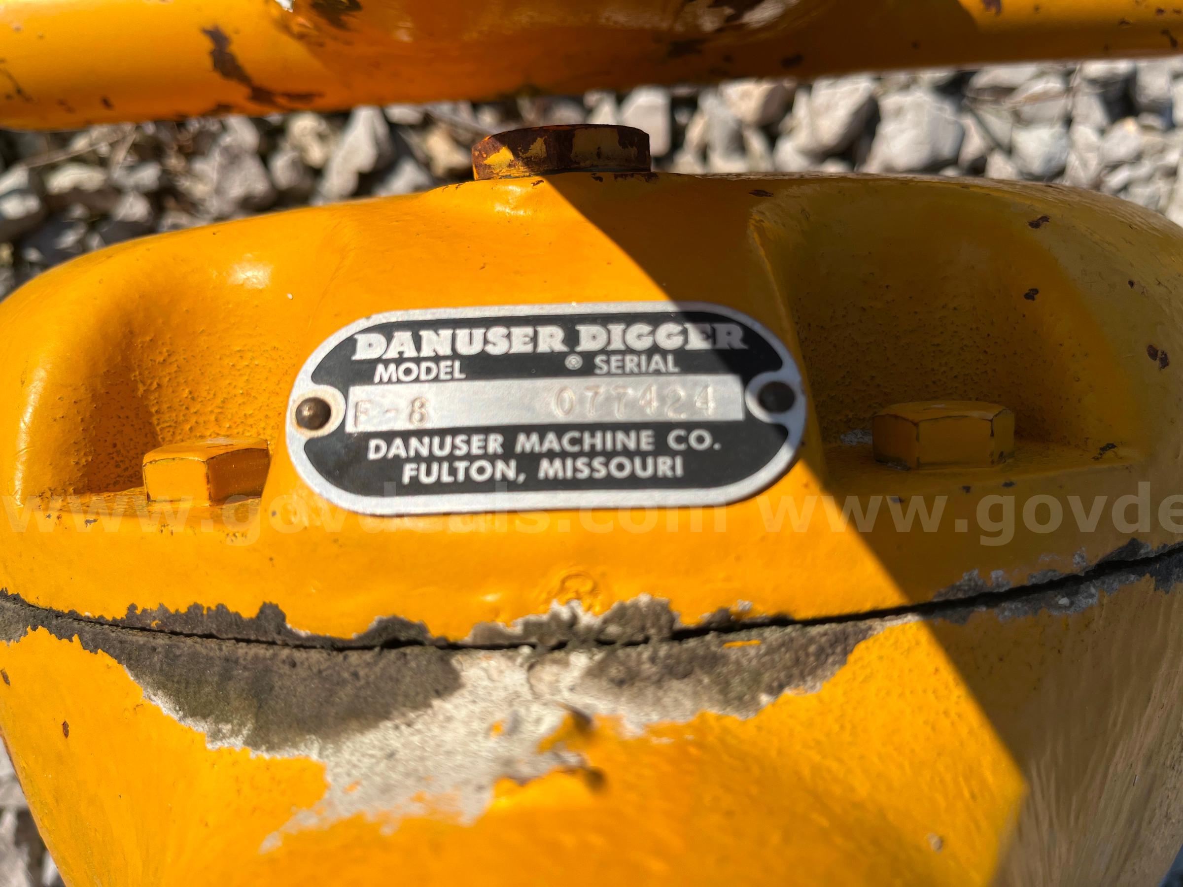 Danuser F-8 Auger attachment Danuser F-8 Government Surplus Auction - Photo #6