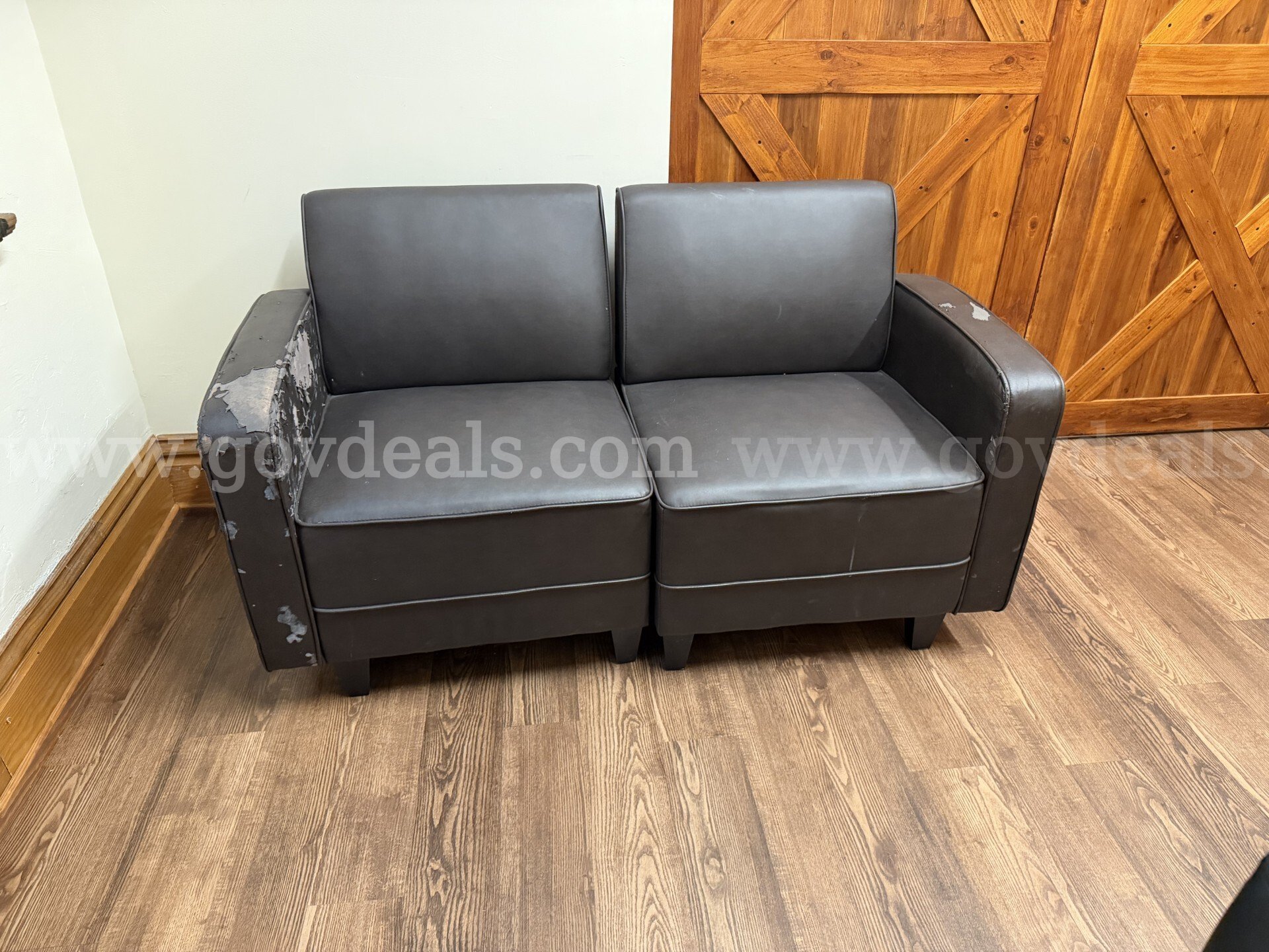 Brown Leather Couch   Government Surplus Auction - Primary Photo