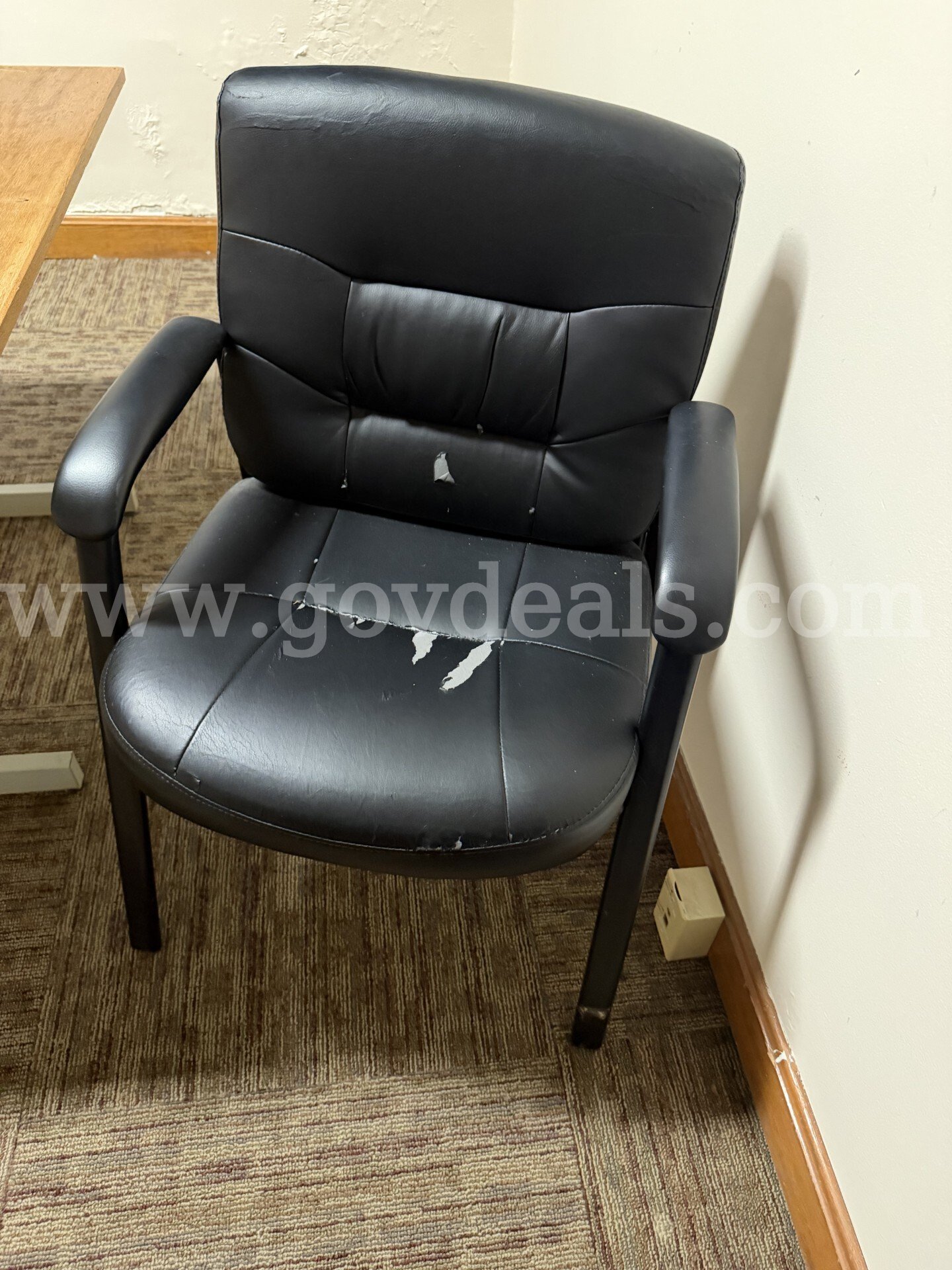 Leather Chair   Government Surplus Auction - Primary Photo