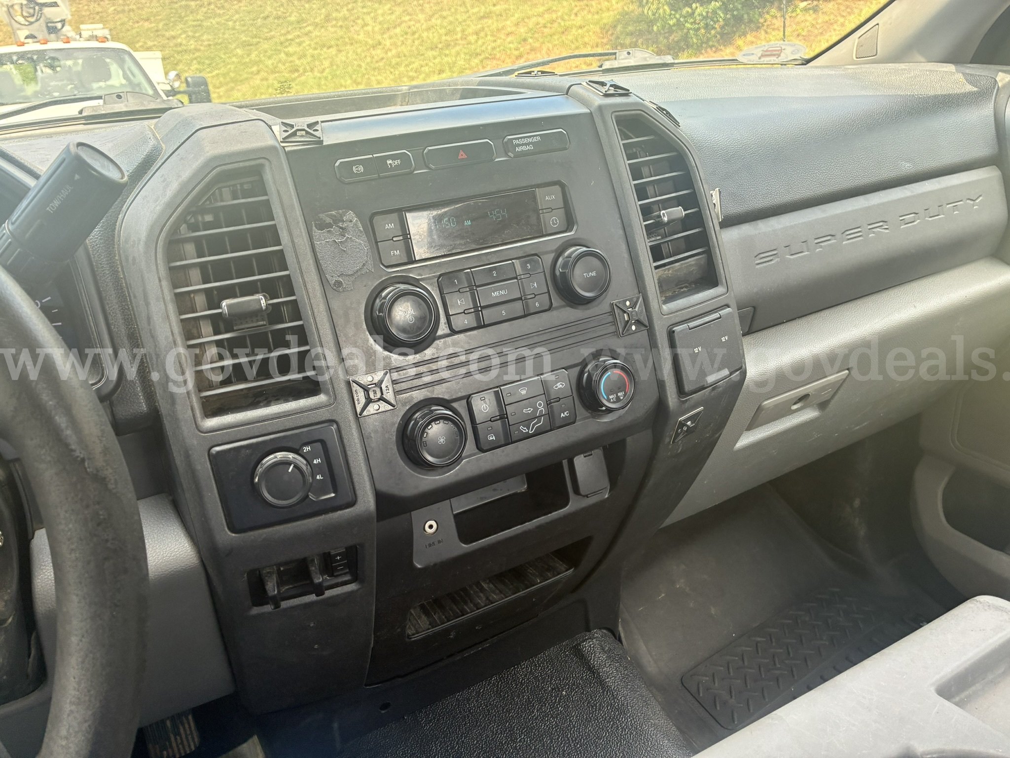 2017 Ford F-550 Ford F-550 Government Surplus Auction - Photo #4