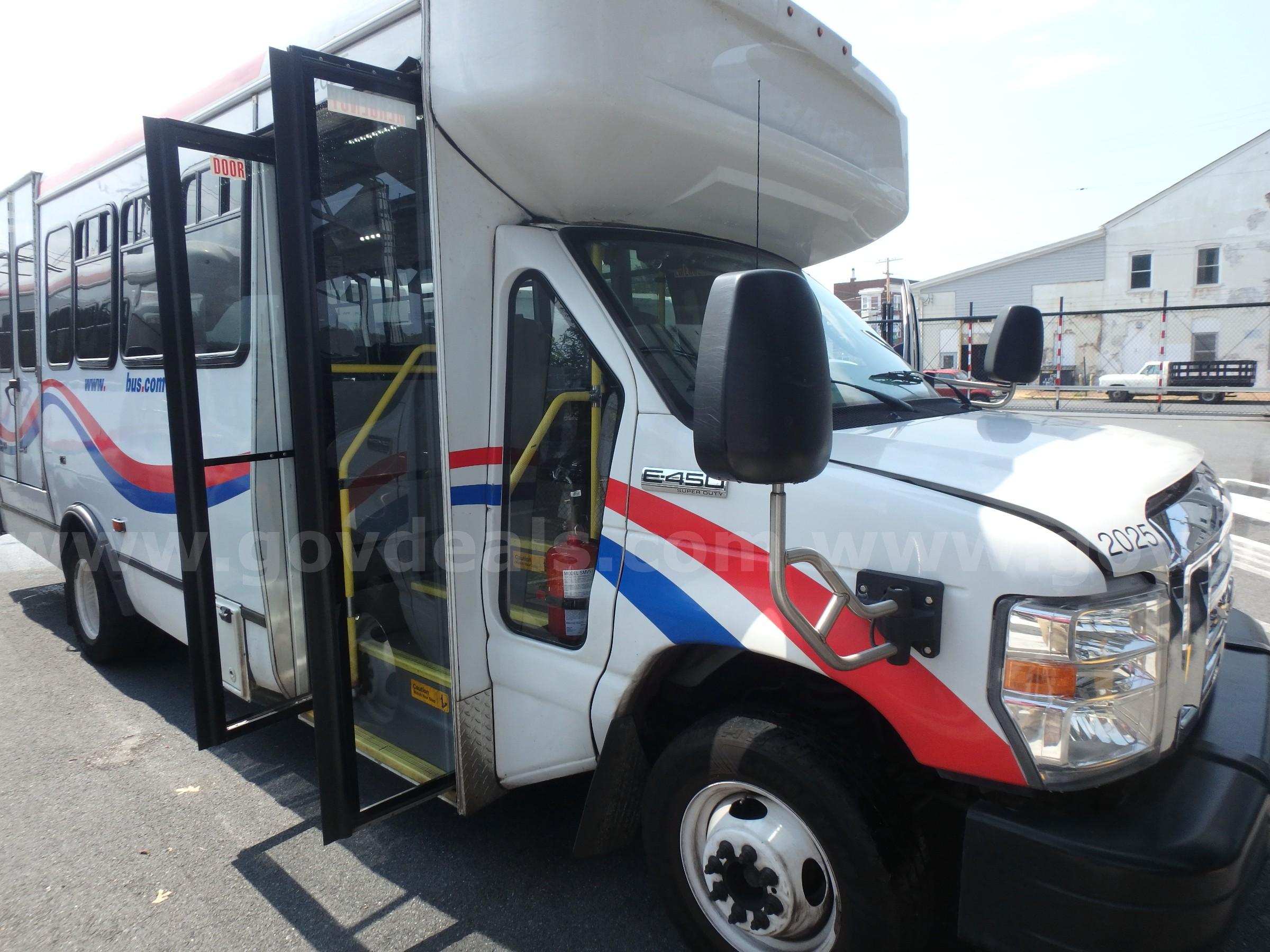 2021 Ford Econoline E450 Cutaway Bus Unit # 2025
