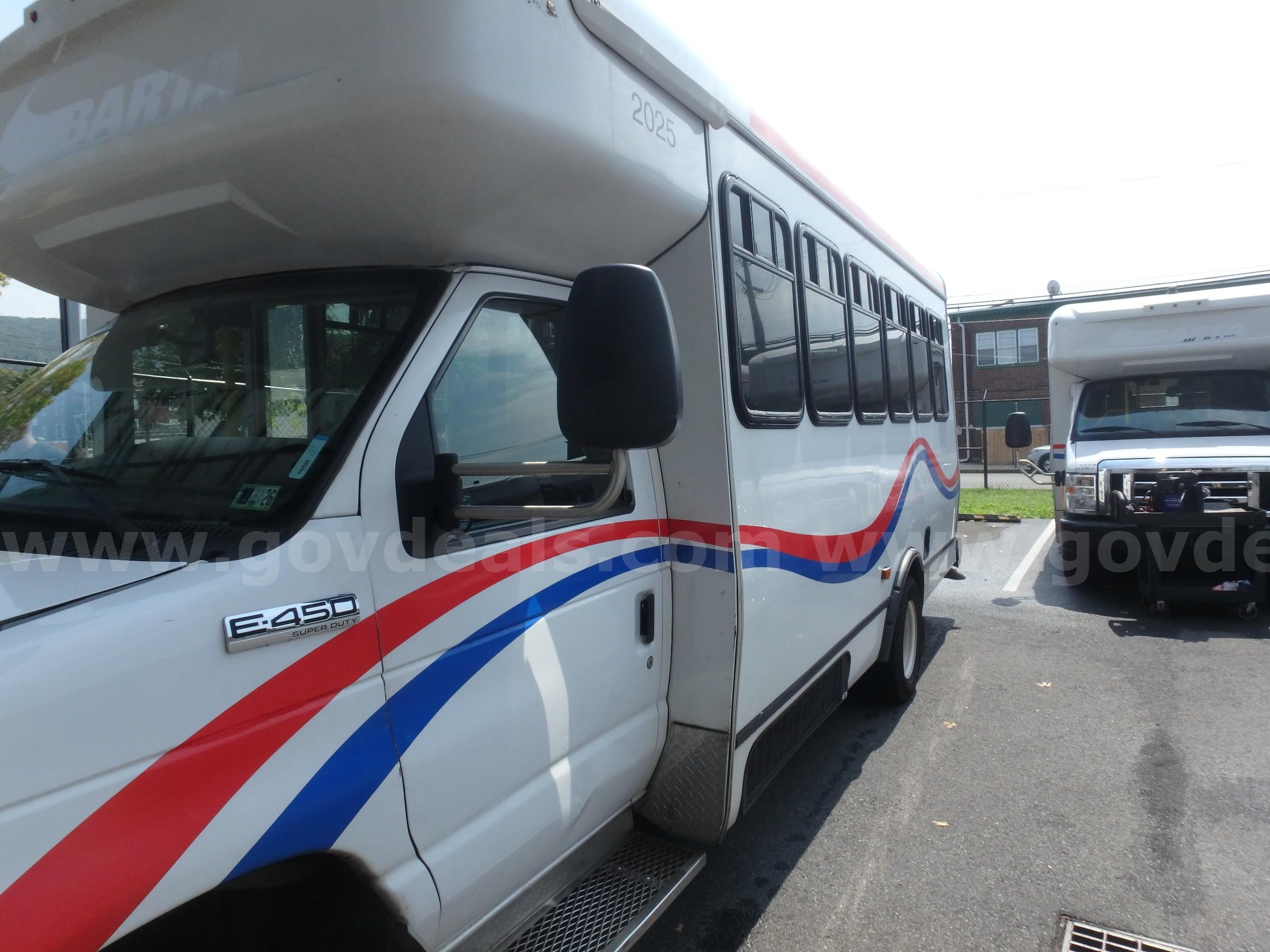 2021 Ford Econoline E450 Cutaway Bus Unit # 2025 Ford E450 Government Surplus Auction - Photo #5