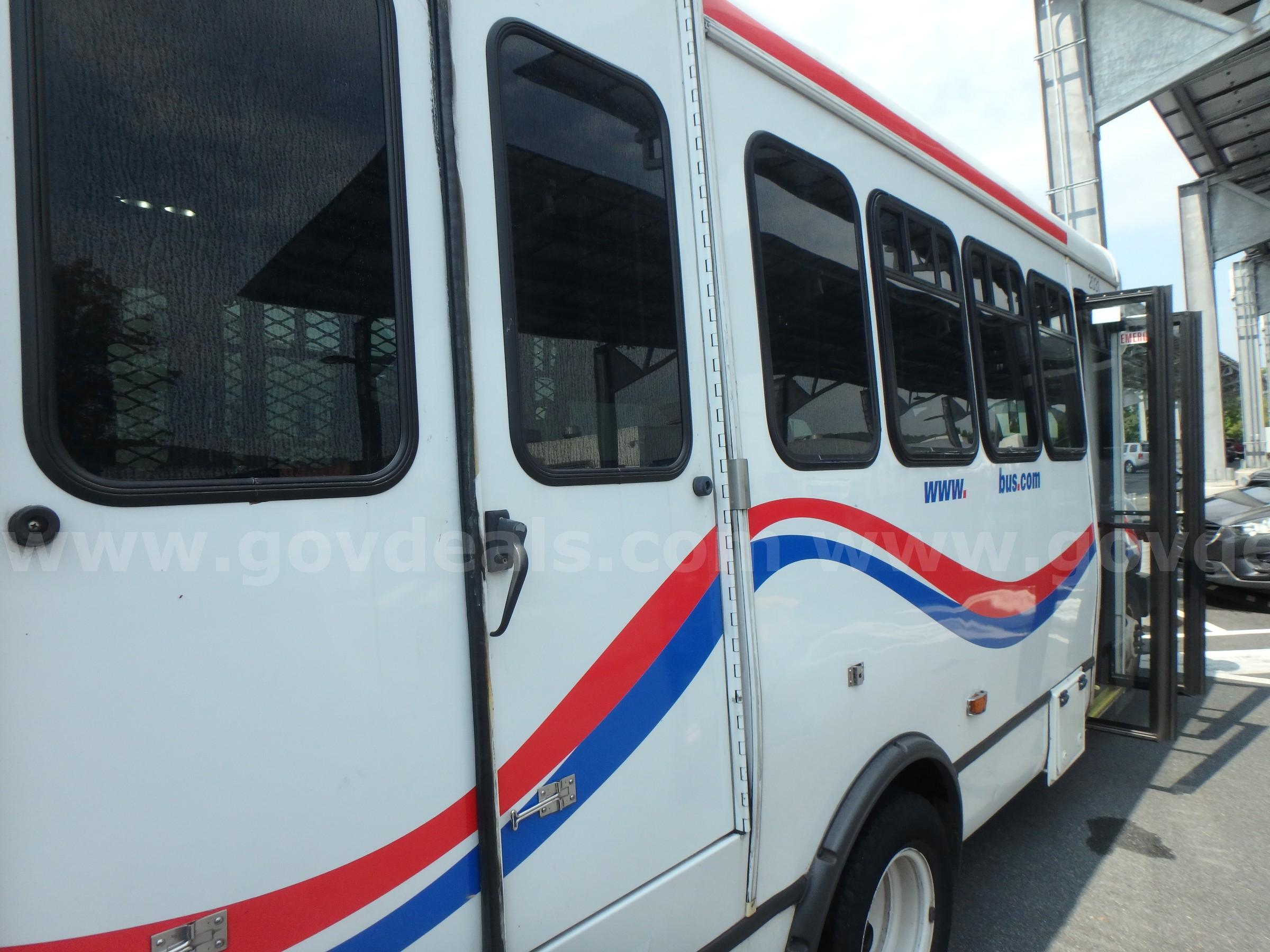 2021 Ford Econoline E450 Cutaway Bus Unit # 2031 Ford E450 Government Surplus Auction - Photo #6