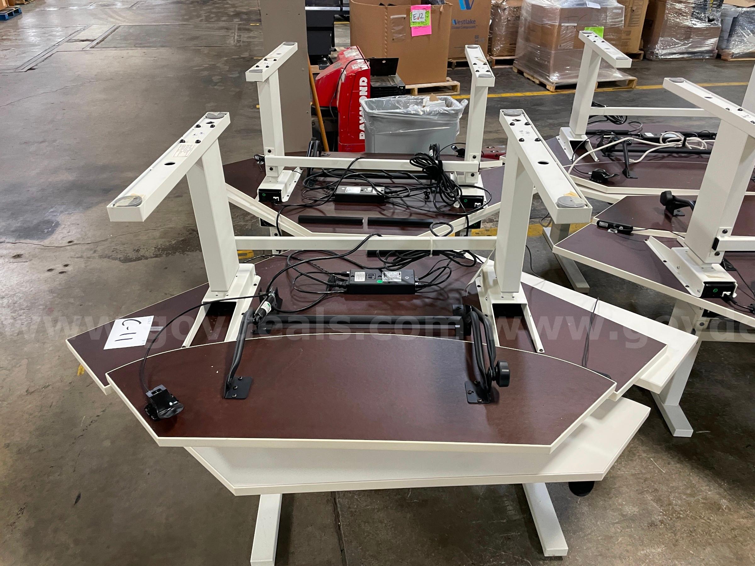 Large Lot of Sit-Stand Desks   Government Surplus Auction - Photo #3