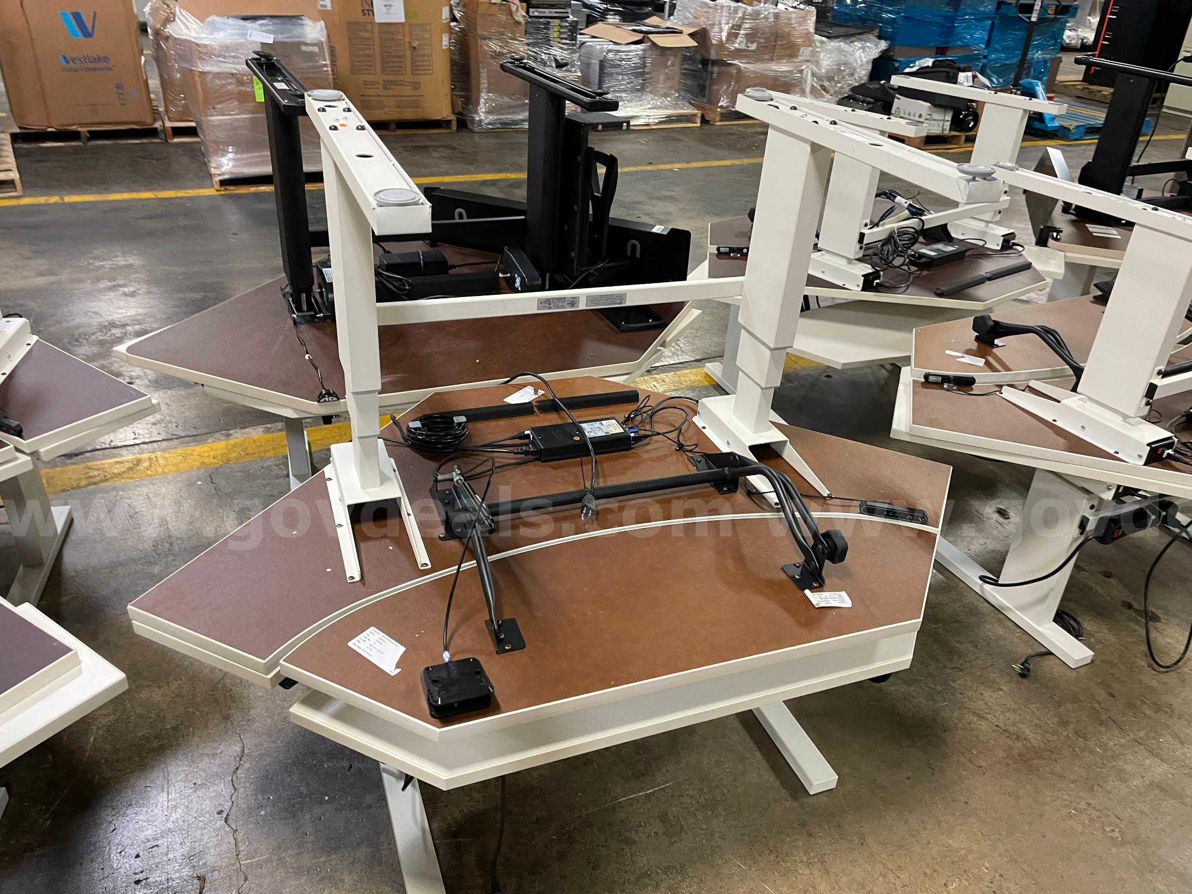 Large Lot of Sit-Stand Desks   Government Surplus Auction - Photo #5