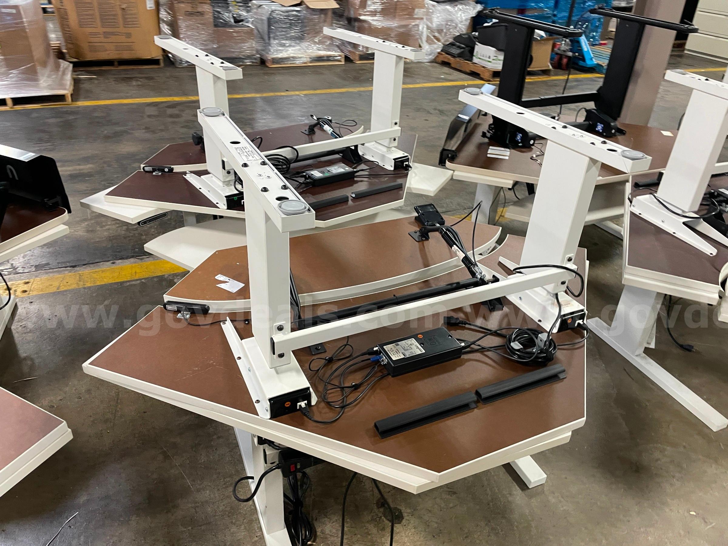 Large Lot of Sit-Stand Desks   Government Surplus Auction - Photo #6
