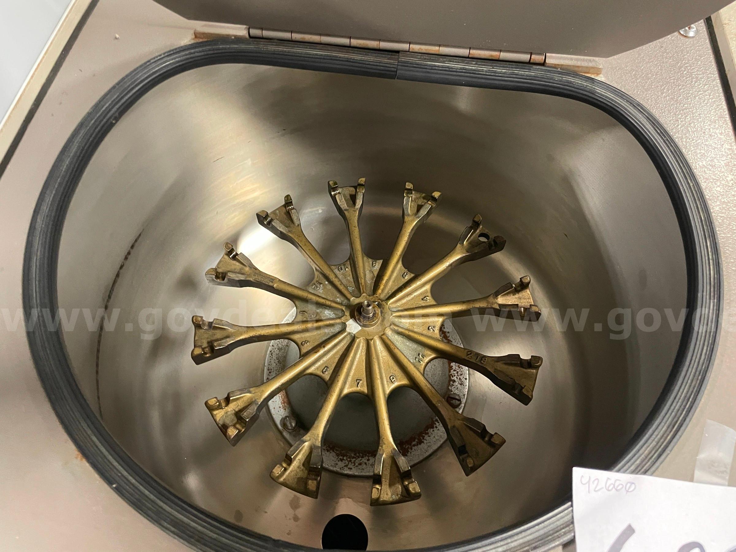 Damon IEC Centrifuge   Government Surplus Auction - Photo #5