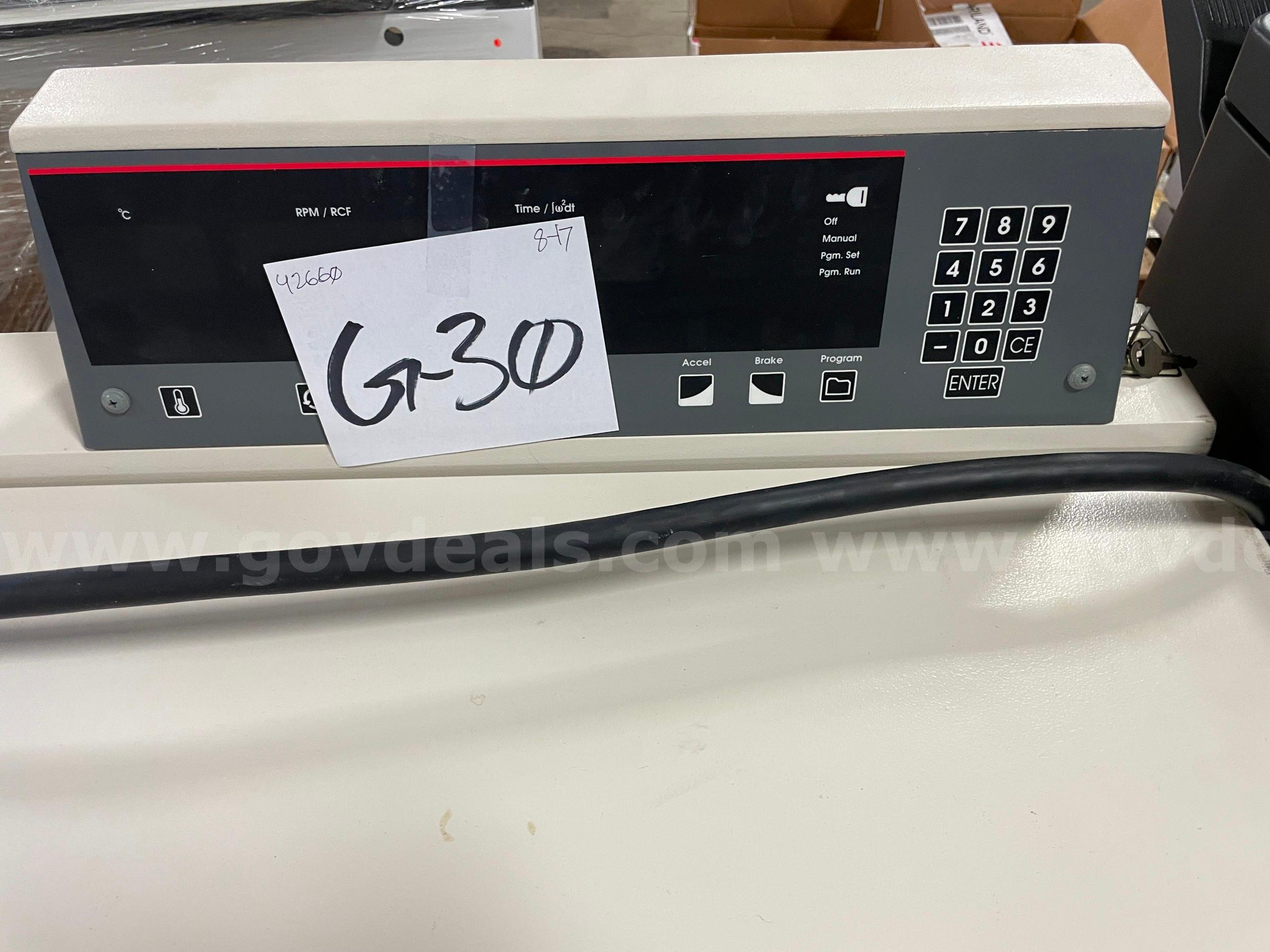 Thermo PR7000M Centrifuge  PR7000M Government Surplus Auction - Photo #5