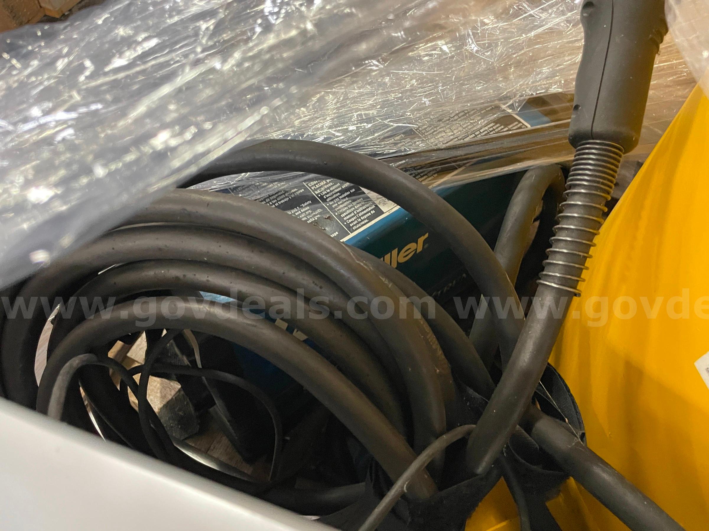 Lot of a Meat Slicer, Plasma Cutter, and Sand Blast Tank   Government Surplus Auction - Photo #6