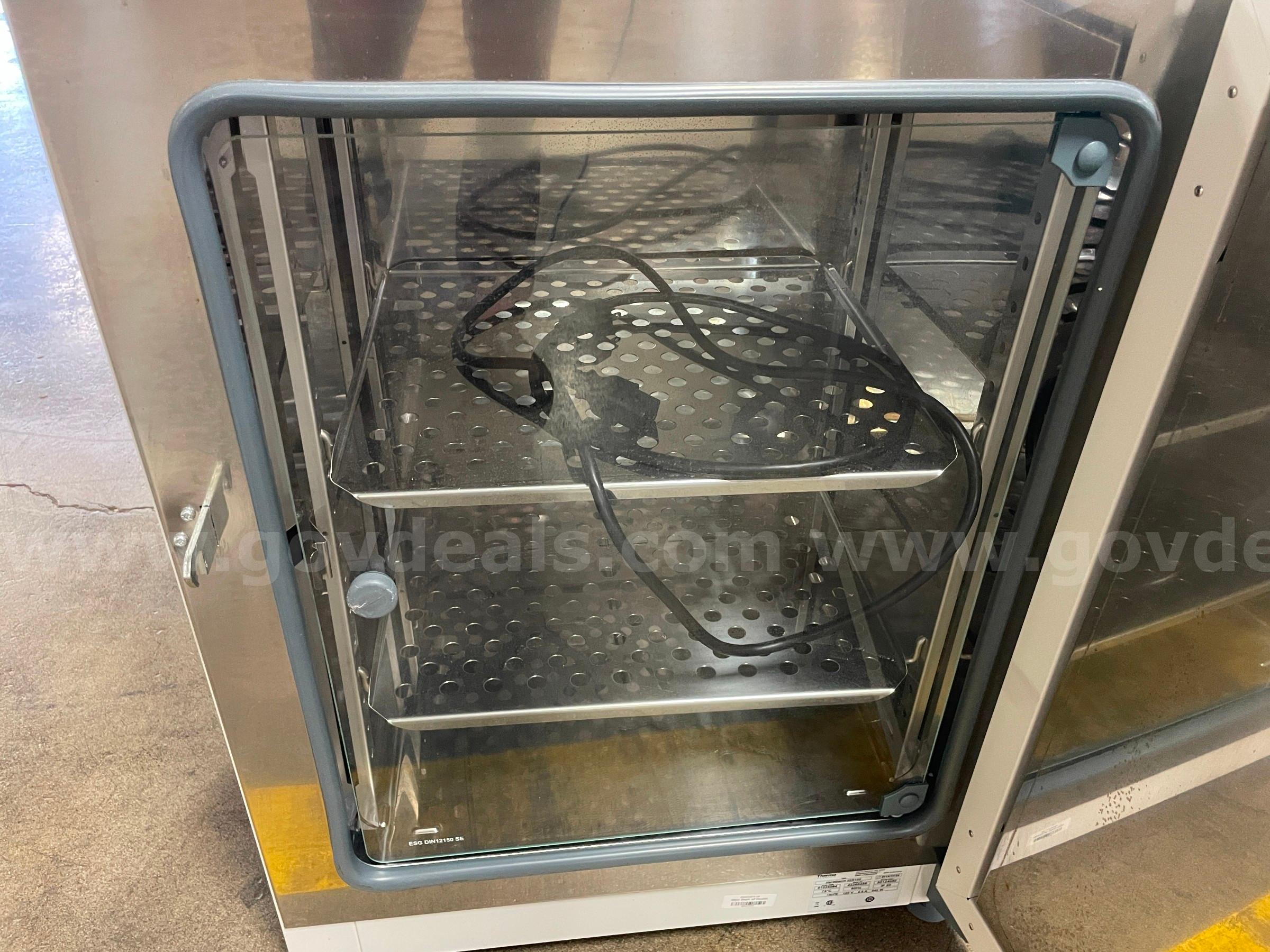 Thermo Scientific HeraTherm Incubator   Government Surplus Auction - Photo #5