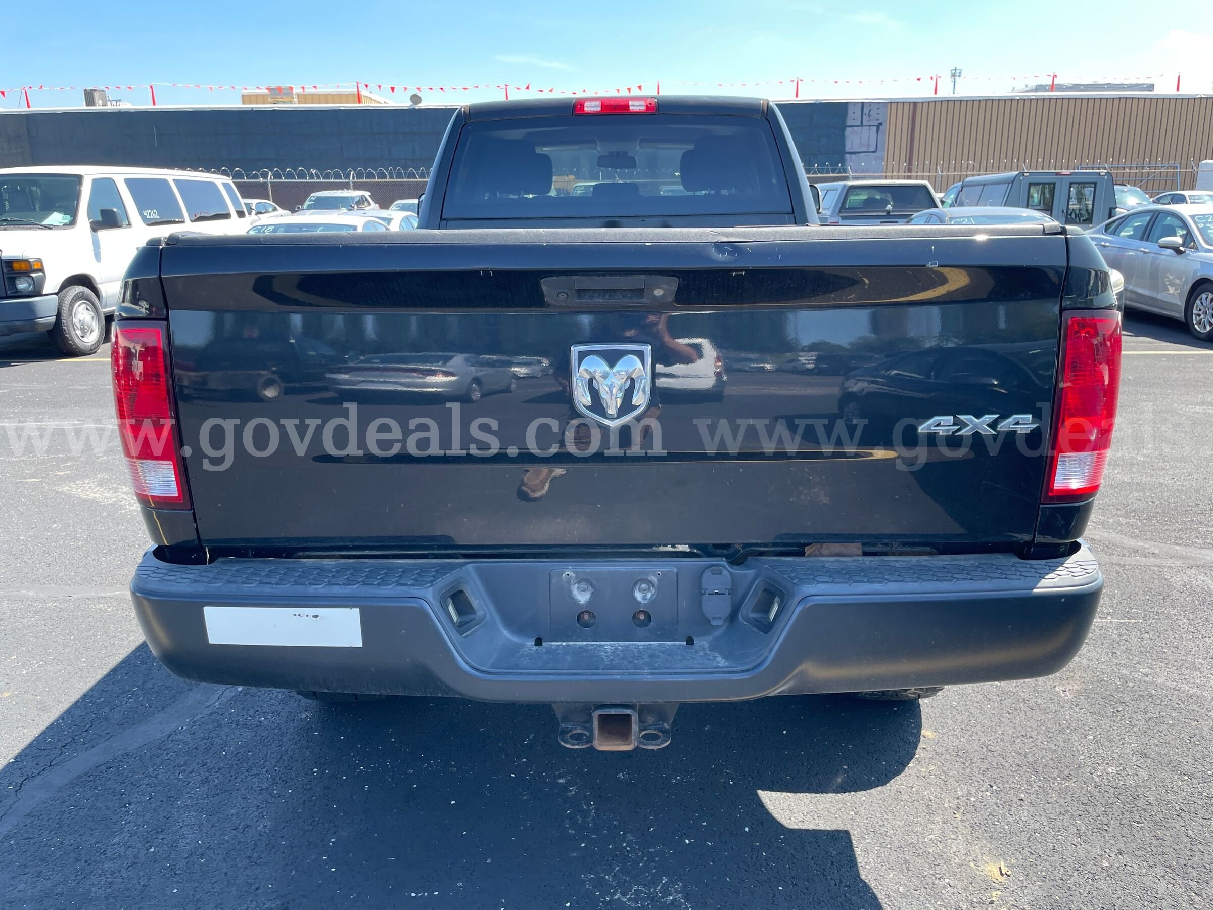2018 RAM 2500 4WD CREW CAB PICKUP 4-DR 5.7L V8 RAM RAM 2500 Government Surplus Auction - Photo #4
