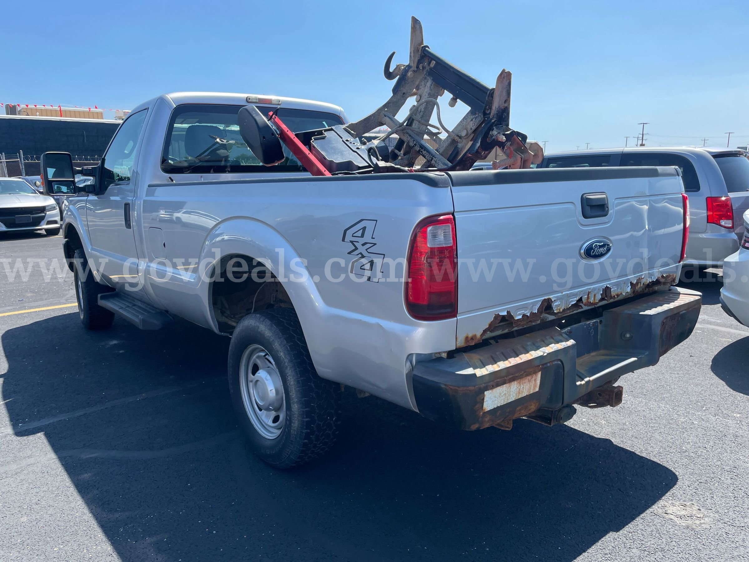 2016 Ford F-250 XL SD 4WD REG CAB PICKUP W/ SNOWPLOW, 6.2L V8 Ford F-250 Government Surplus Auction - Photo #3