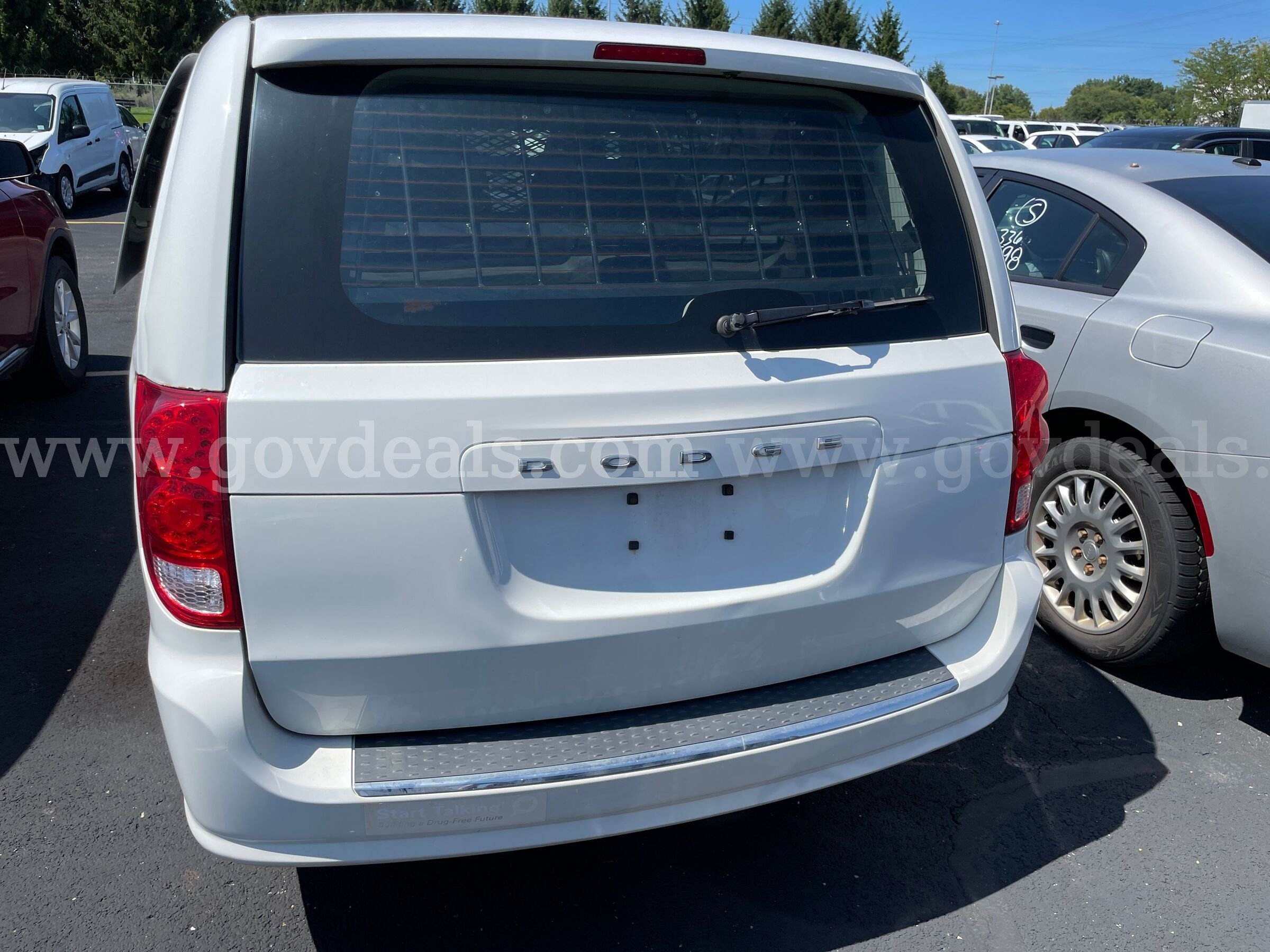 2017 Dodge Grand Caravan Passenger VAN 3.6L V6 Dodge Grand Caravan Government Surplus Auction - Photo #3