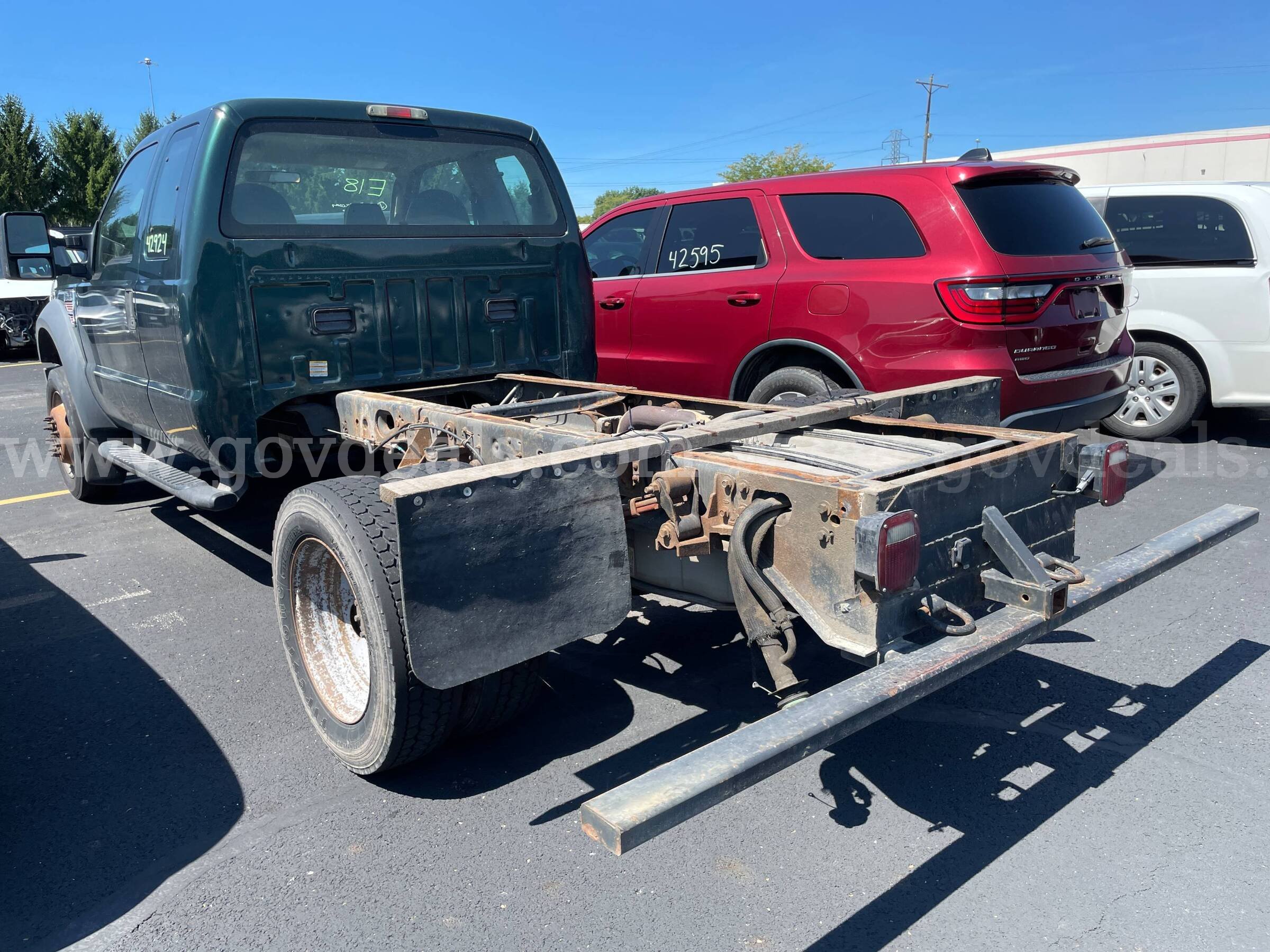 2009 Ford F-550 XL SD 4WD EXT CAB CHASSIS 6.4L V8 TURBO DIESEL **LOW MILES** Ford F-550 Government Surplus Auction - Photo #3