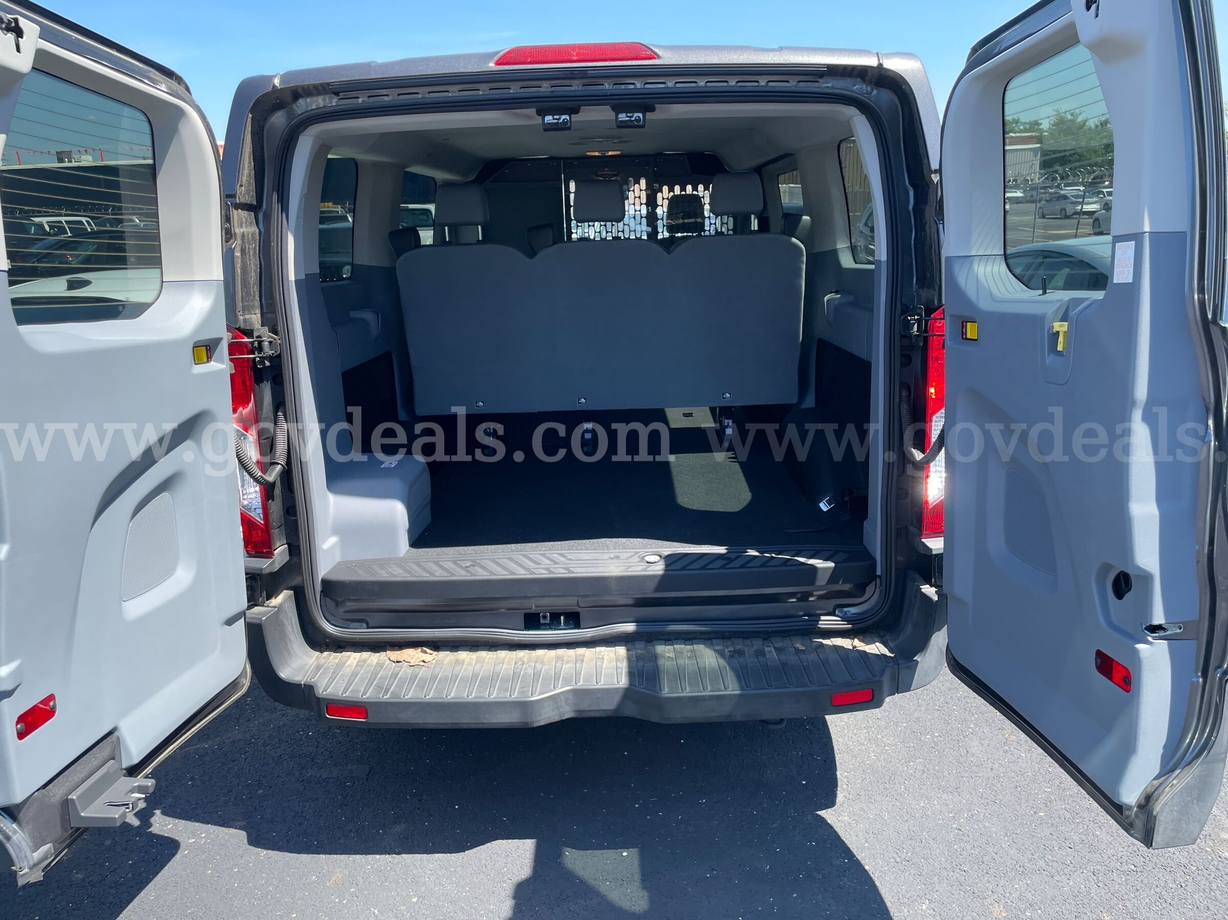 2019 Ford Transit PASSENGER VAN 3.7L V6 **LESS THAN 5K MILES** LIKE NEW!! Ford Transit Government Surplus Auction - Photo #4