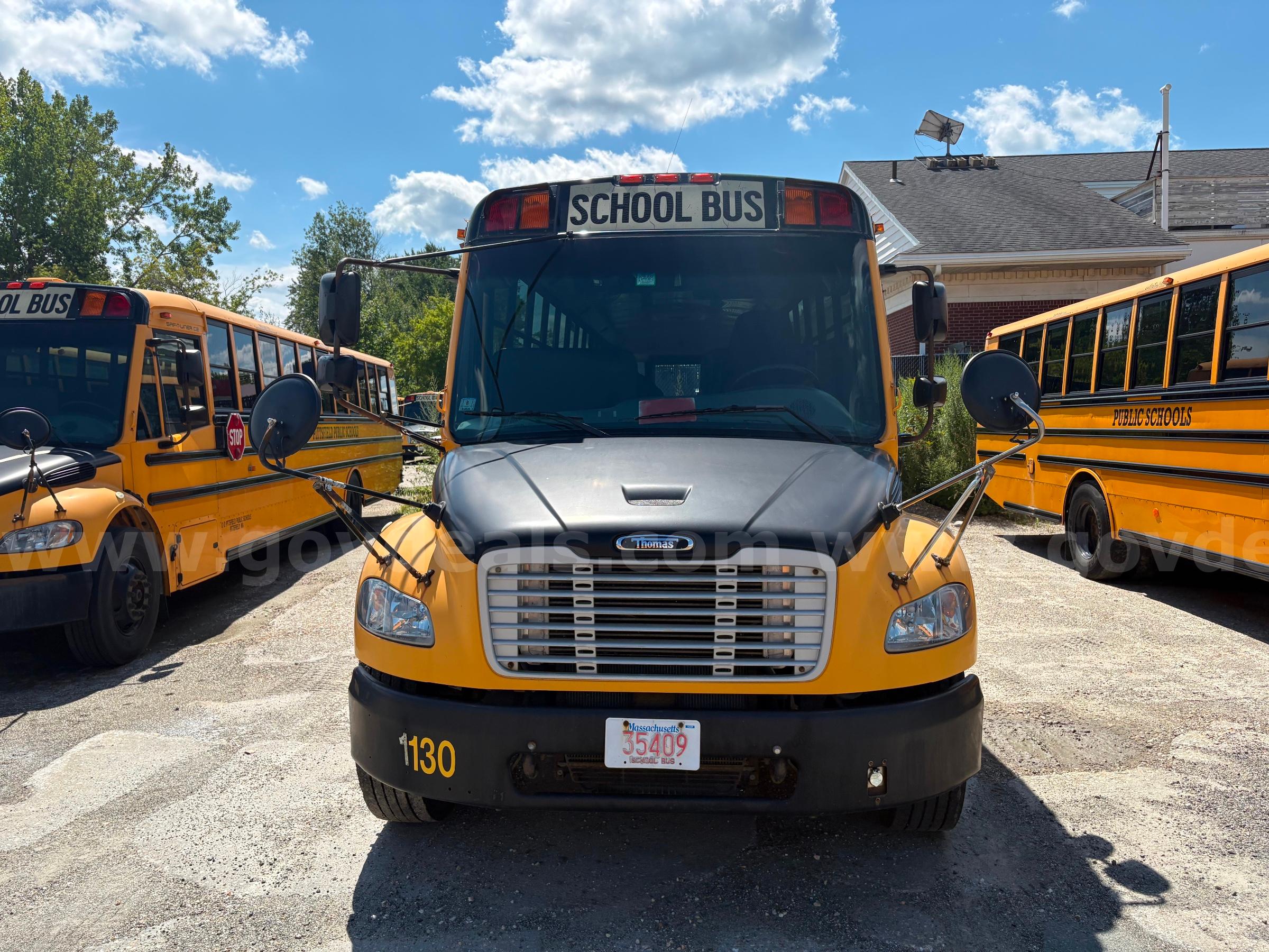 2015 Freightliner B2 Bus Chassis Freightliner B2 Bus Chassis Government Surplus Auction - Photo #2