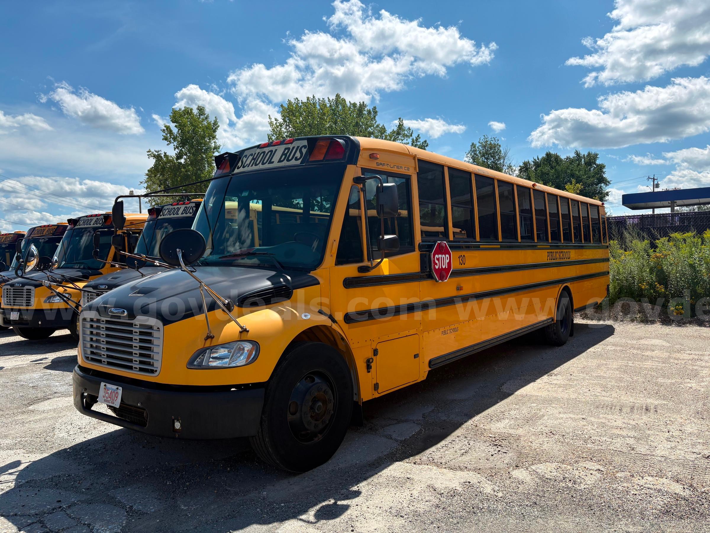 2015 Freightliner B2 Bus Chassis Freightliner B2 Bus Chassis Government Surplus Auction - Photo #3