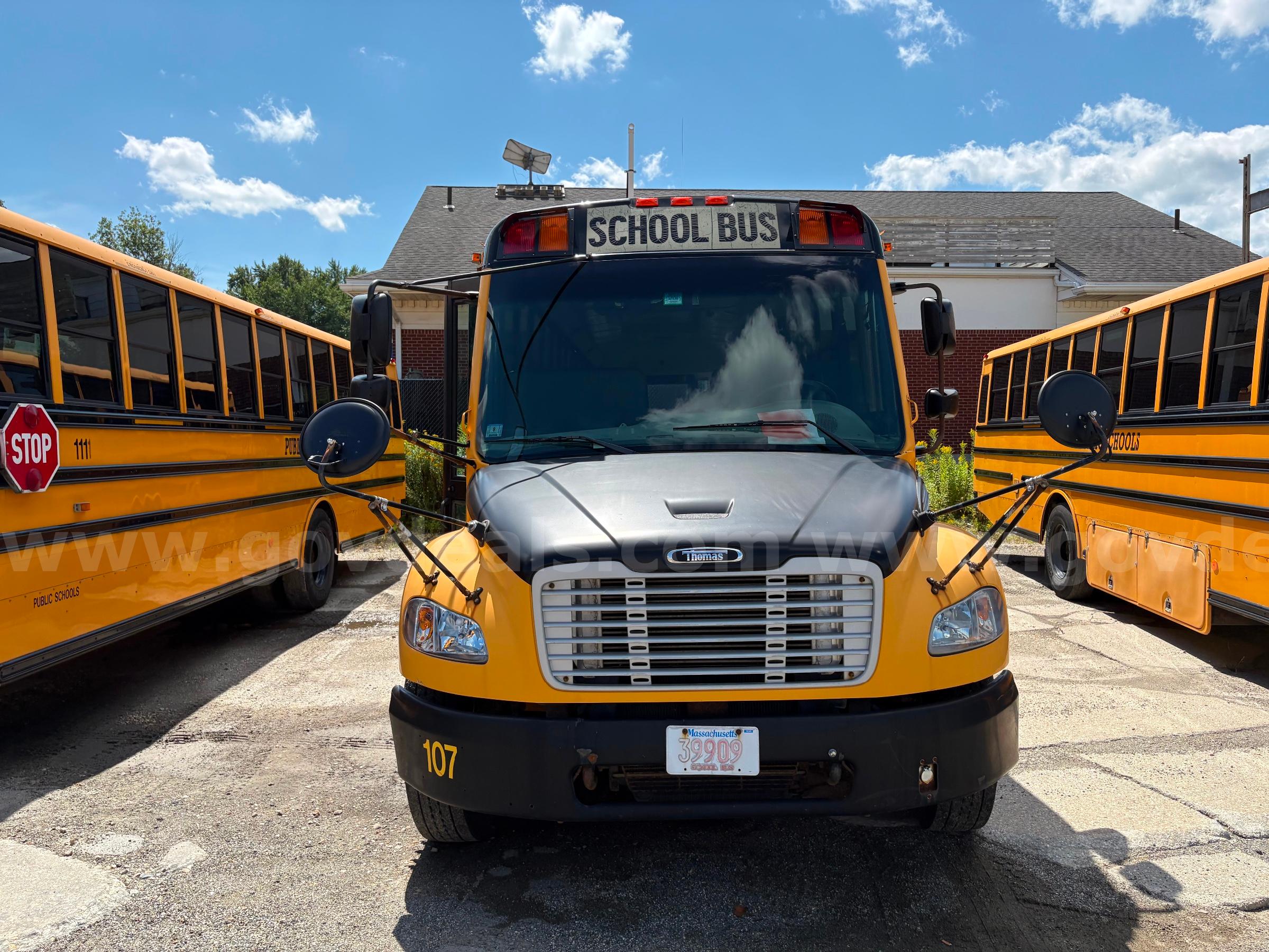 2015 Freightliner B2 Bus Chassis Freightliner B2 Bus Chassis Government Surplus Auction - Photo #2