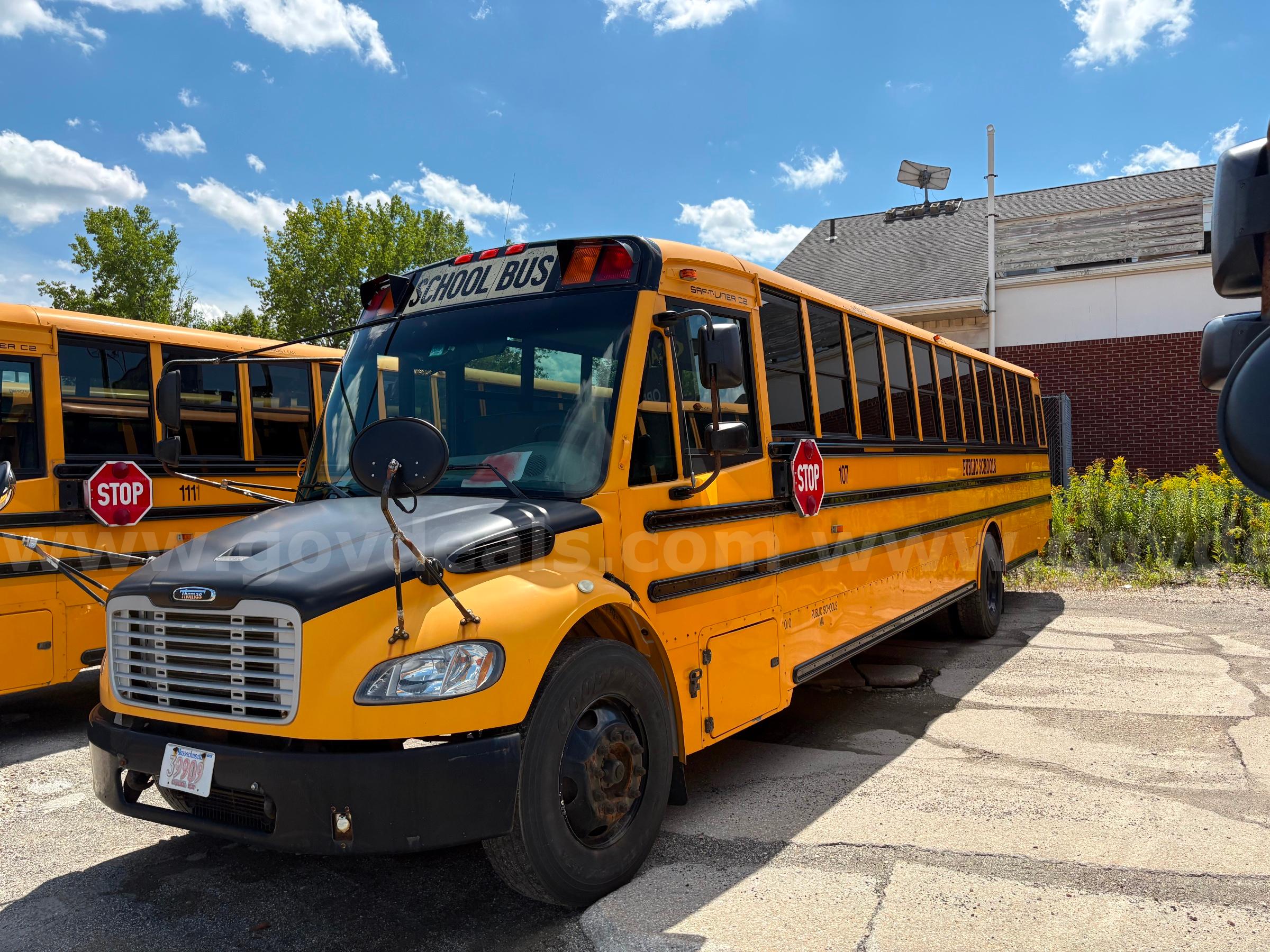 2015 Freightliner B2 Bus Chassis Freightliner B2 Bus Chassis Government Surplus Auction - Photo #3