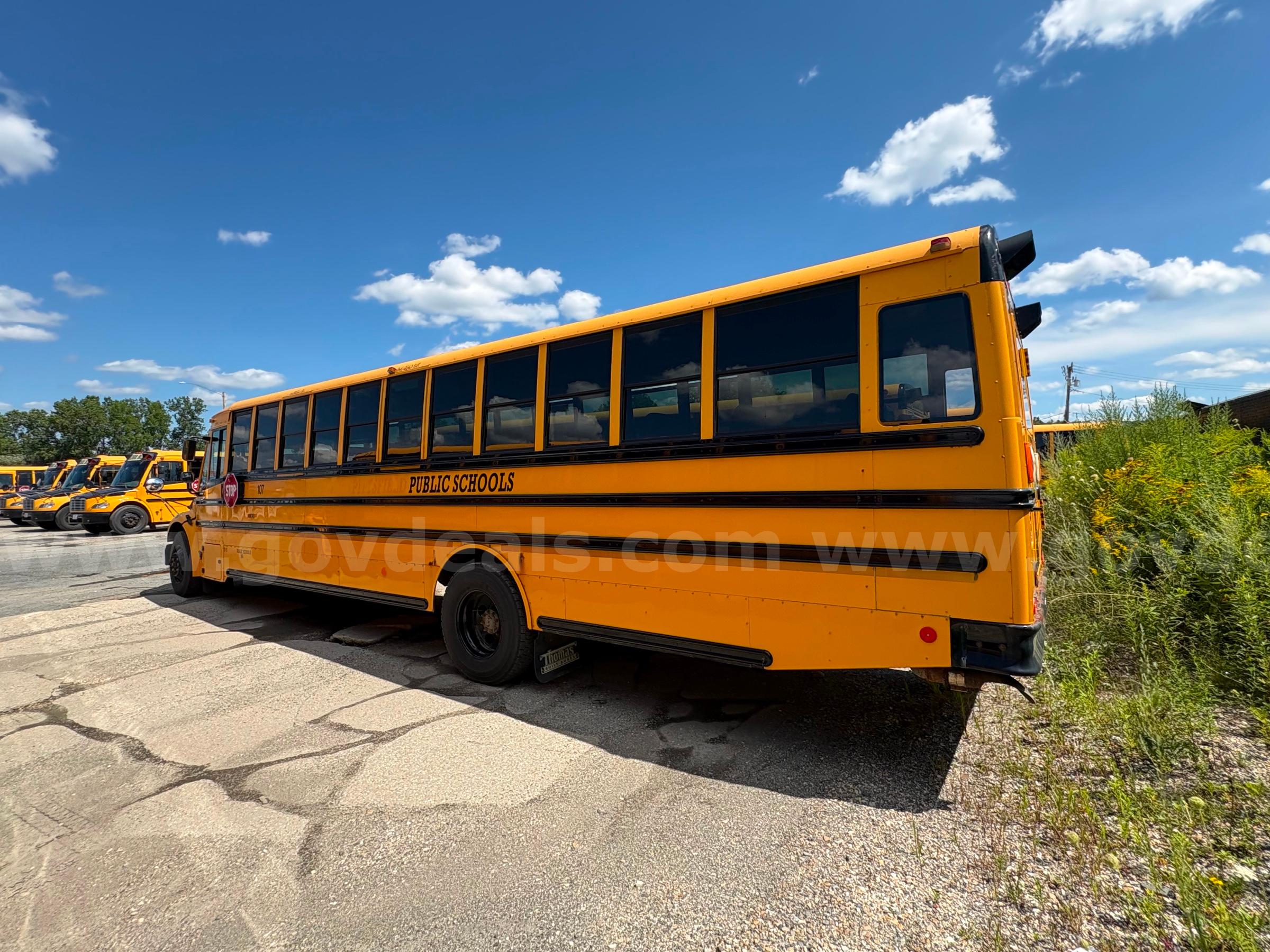 2015 Freightliner B2 Bus Chassis Freightliner B2 Bus Chassis Government Surplus Auction - Photo #4