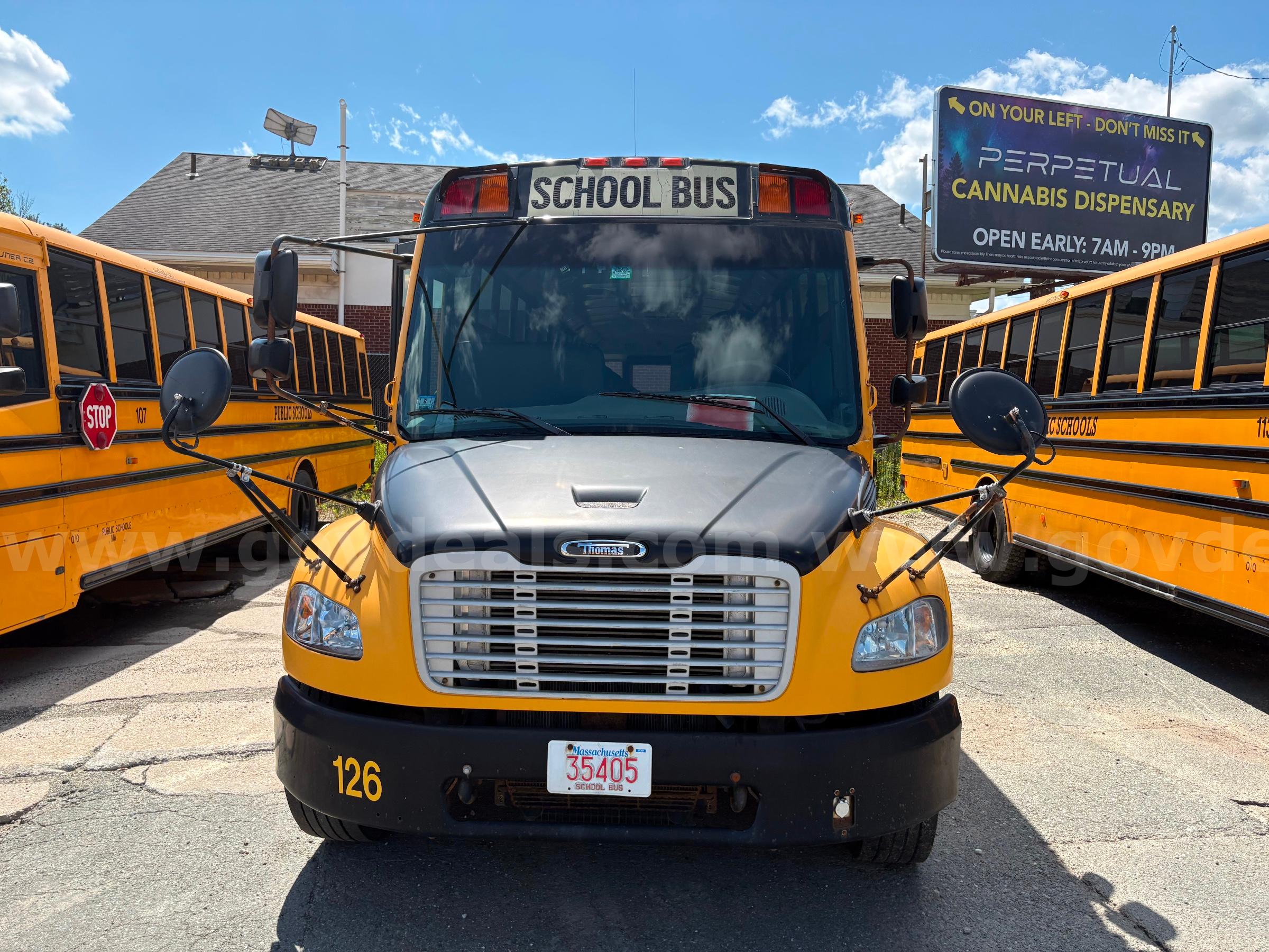 2015 Freightliner B2 Bus Chassis Freightliner B2 Bus Chassis Government Surplus Auction - Photo #2