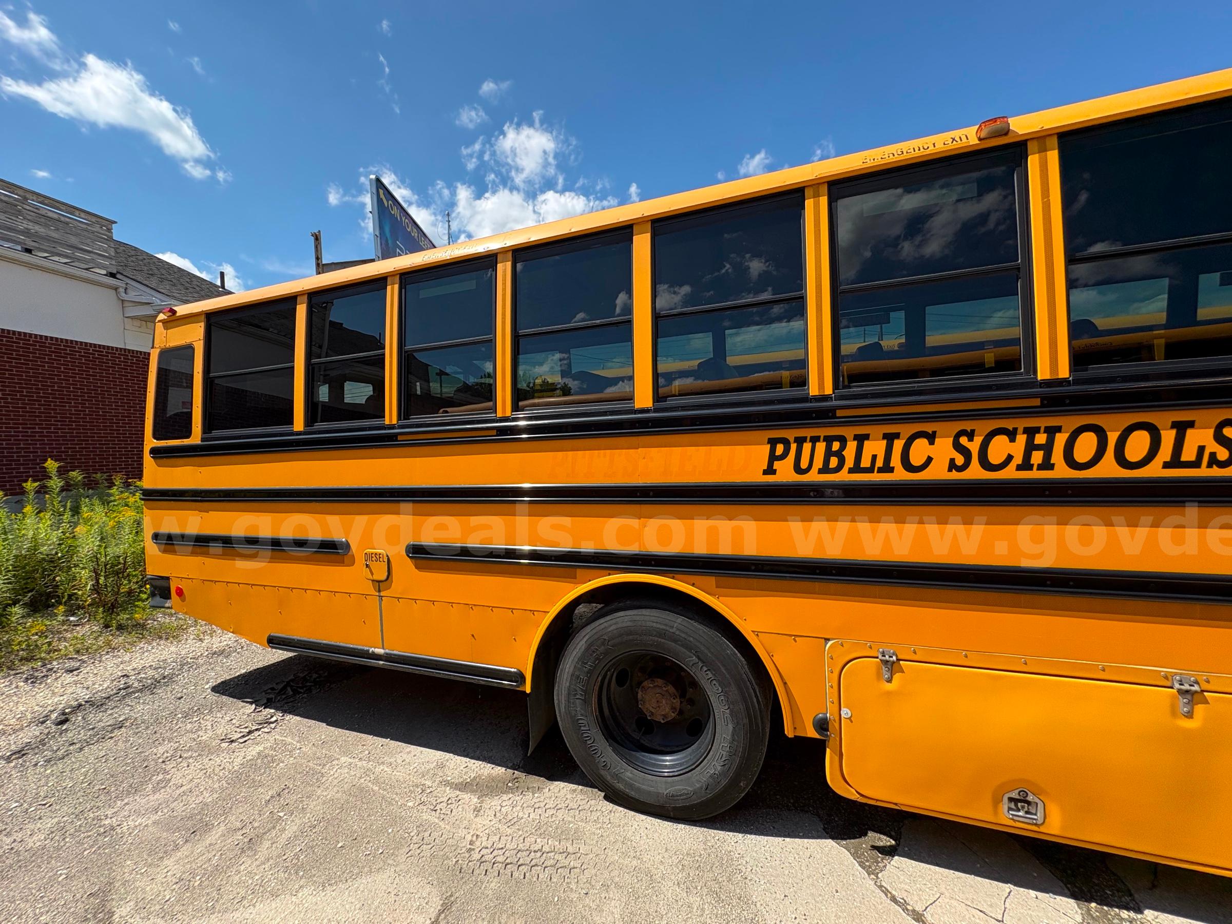 2015 Freightliner B2 Bus Chassis Freightliner B2 Bus Chassis Government Surplus Auction - Photo #6
