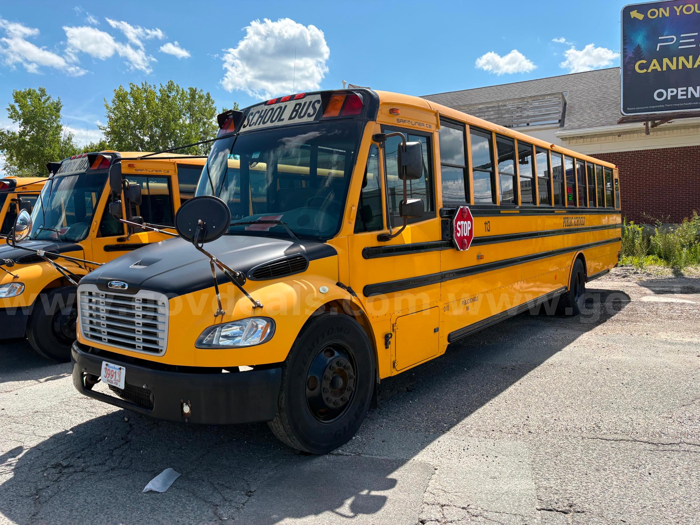 2015 Freightliner B2 Bus Chassis Freightliner B2 Bus Chassis Government Surplus Auction - Photo #4