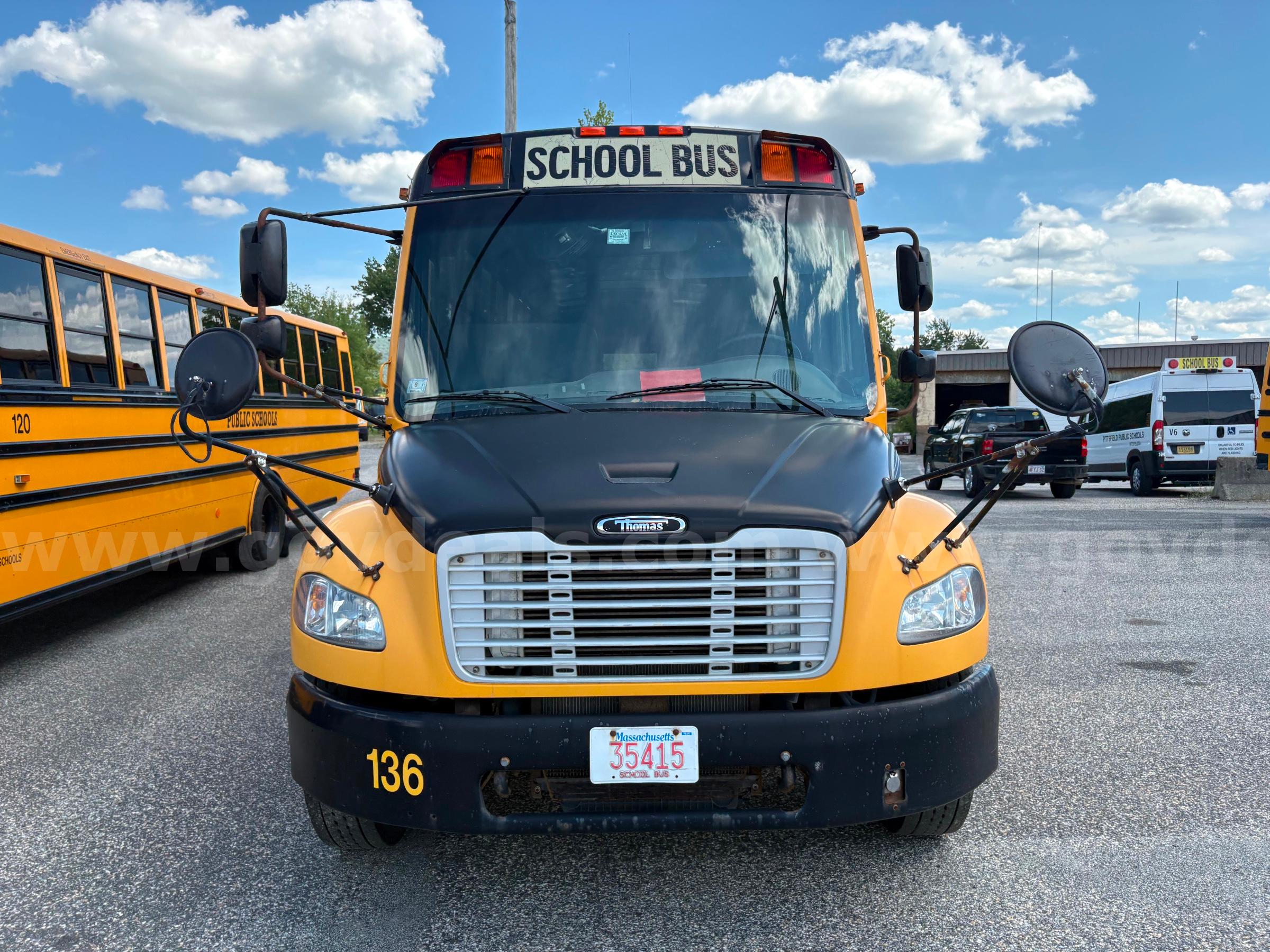 2015 Freightliner B2 Bus Chassis Freightliner B2 Bus Chassis Government Surplus Auction - Photo #2